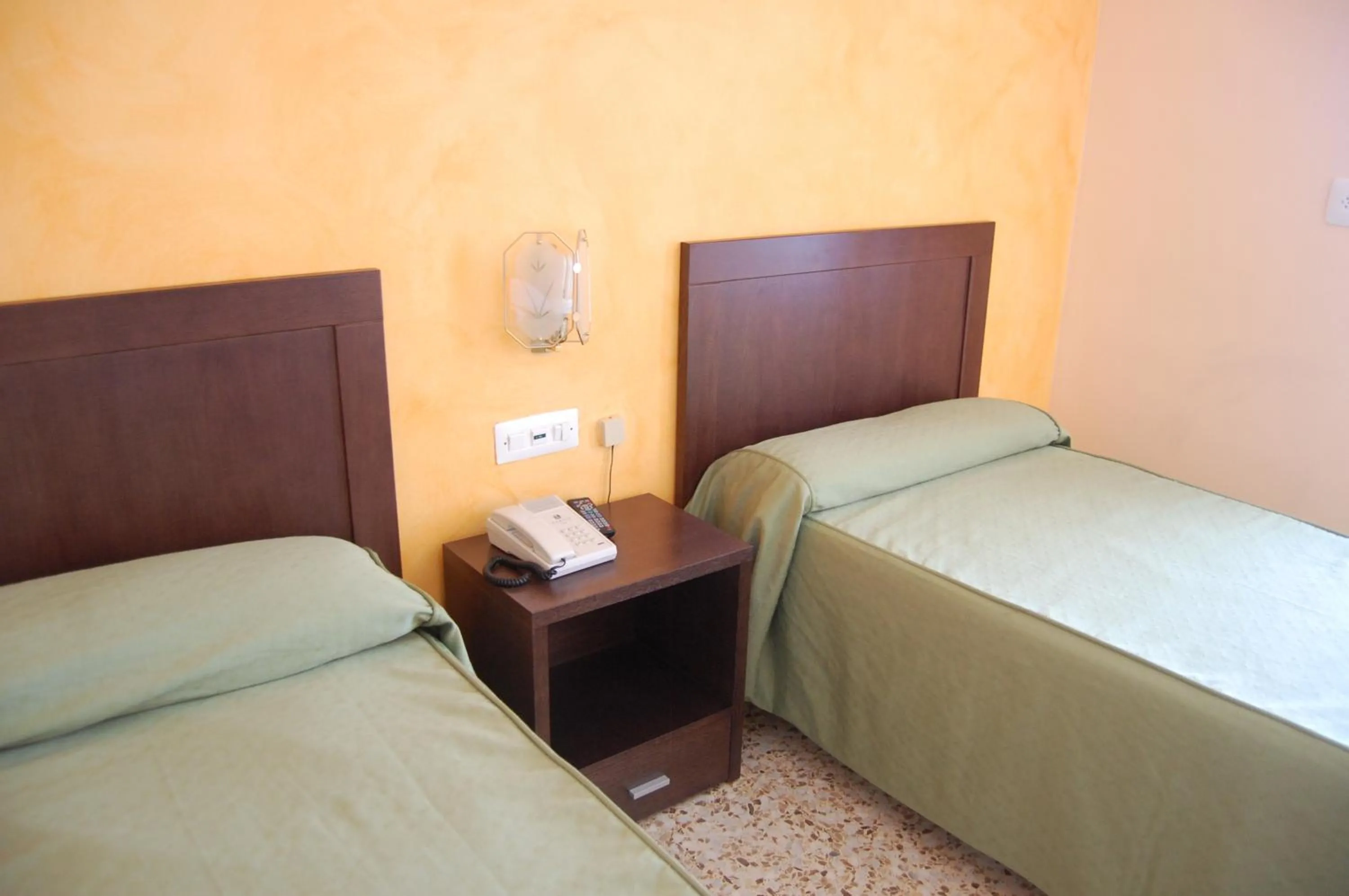 Bedroom, Bed in Hotel Balfagón