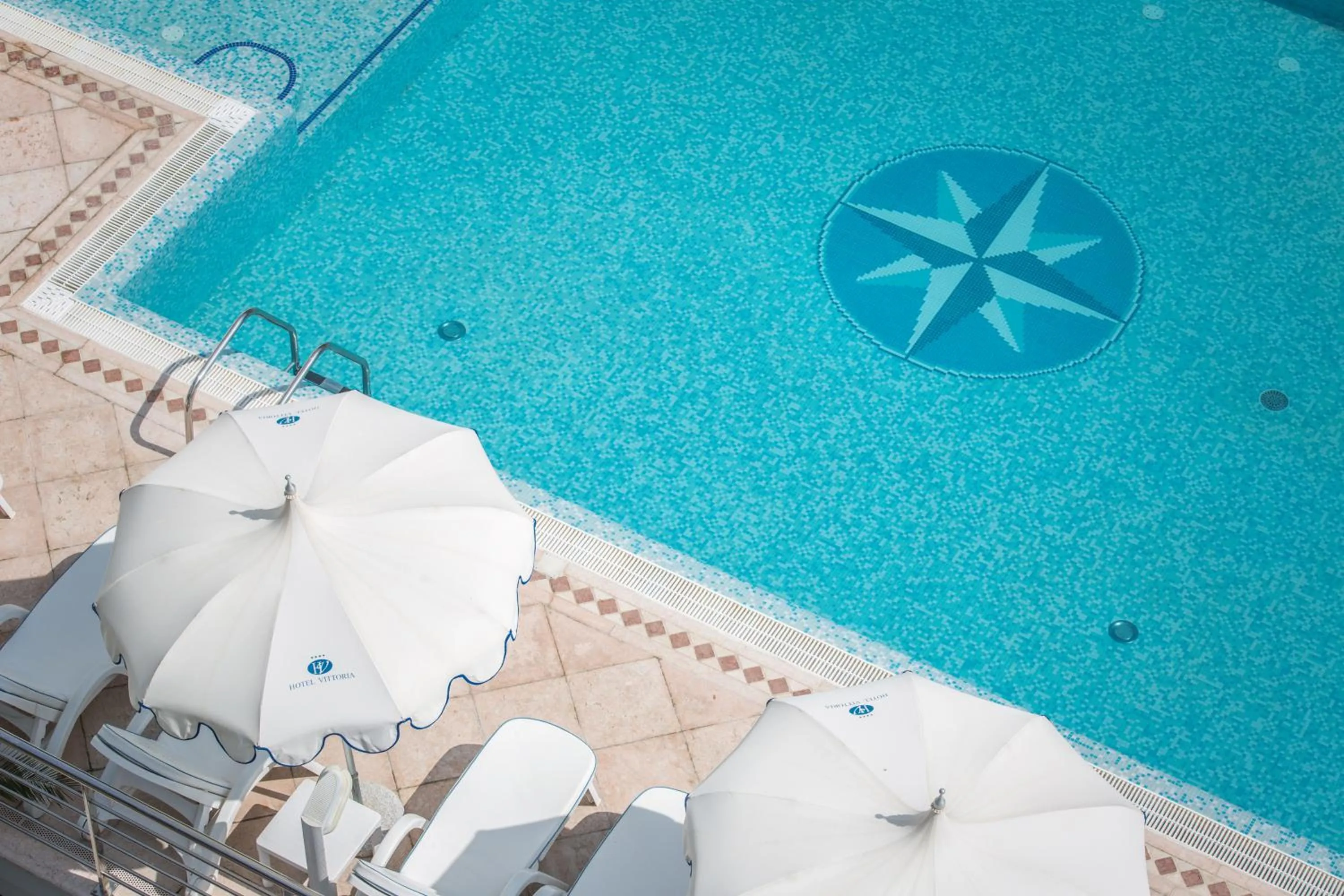 Swimming pool in Hotel Vittoria
