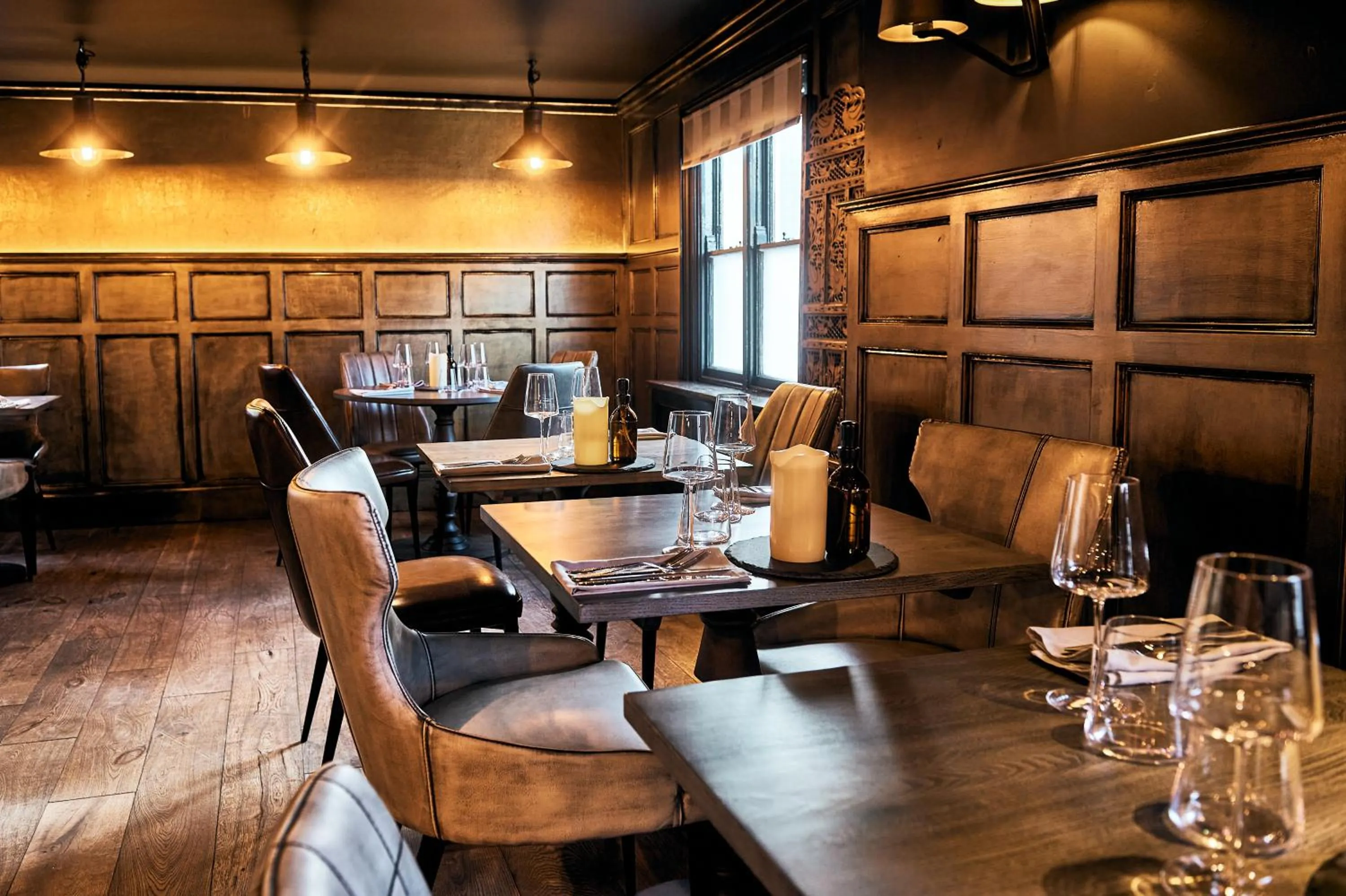 Restaurant/places to eat in The Brown's Hotel