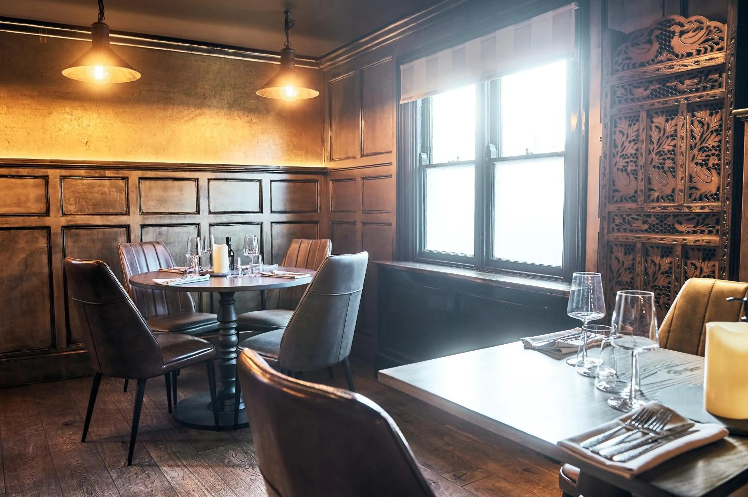 Restaurant/places to eat in The Brown's Hotel