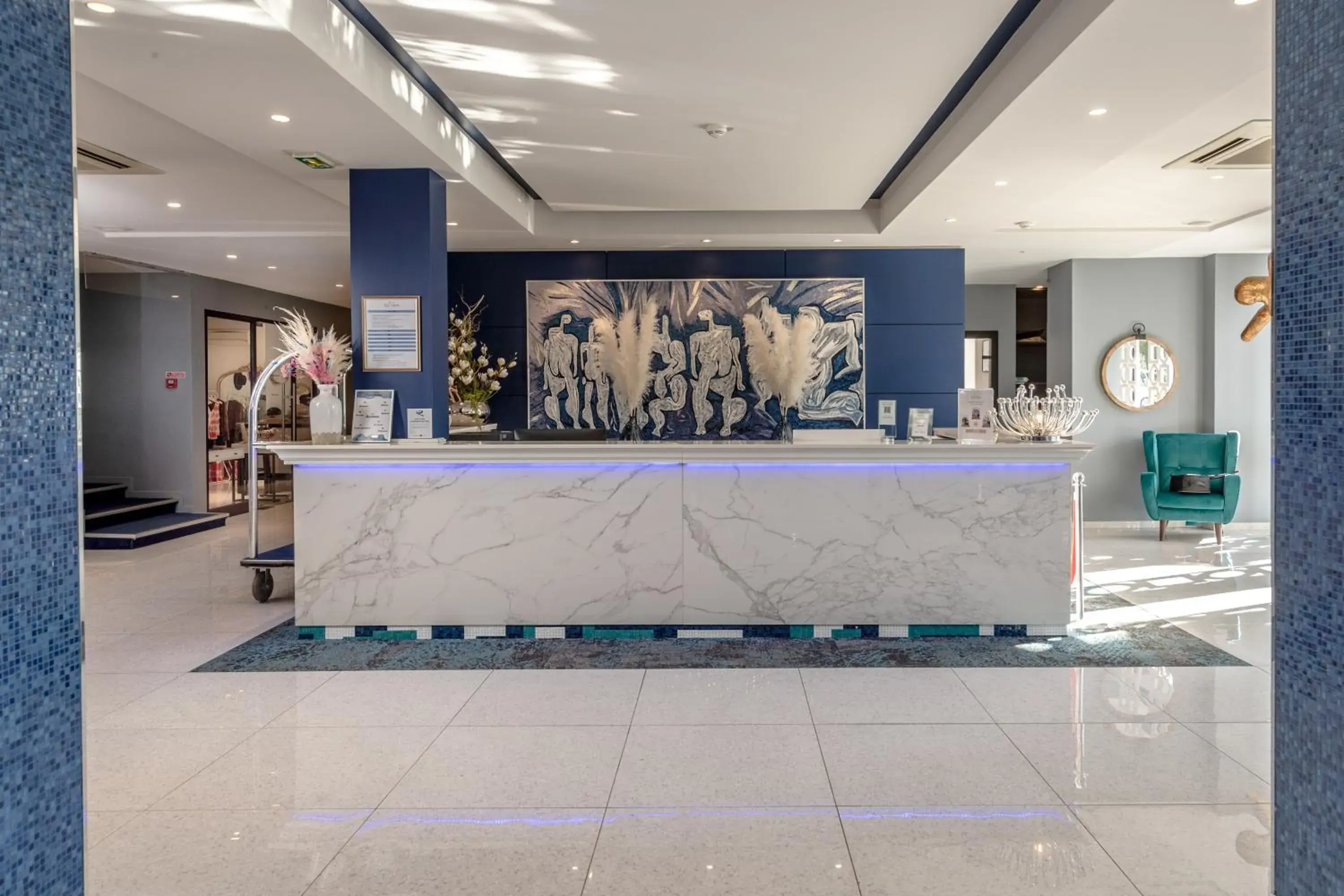 Property building in Juliana Hotel Cannes Property building in Juliana Hotel Cannes