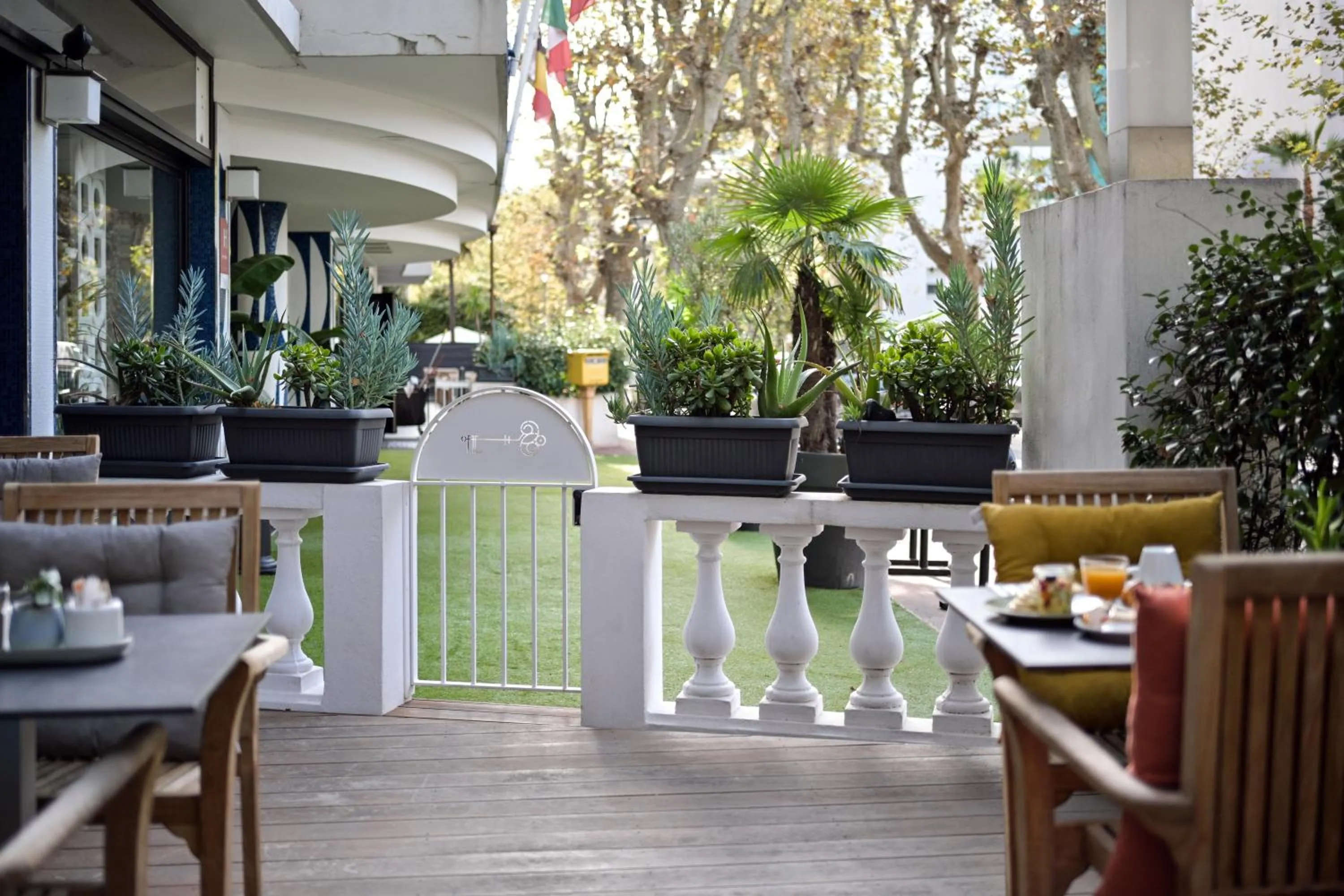 Patio in Juliana Hotel Cannes