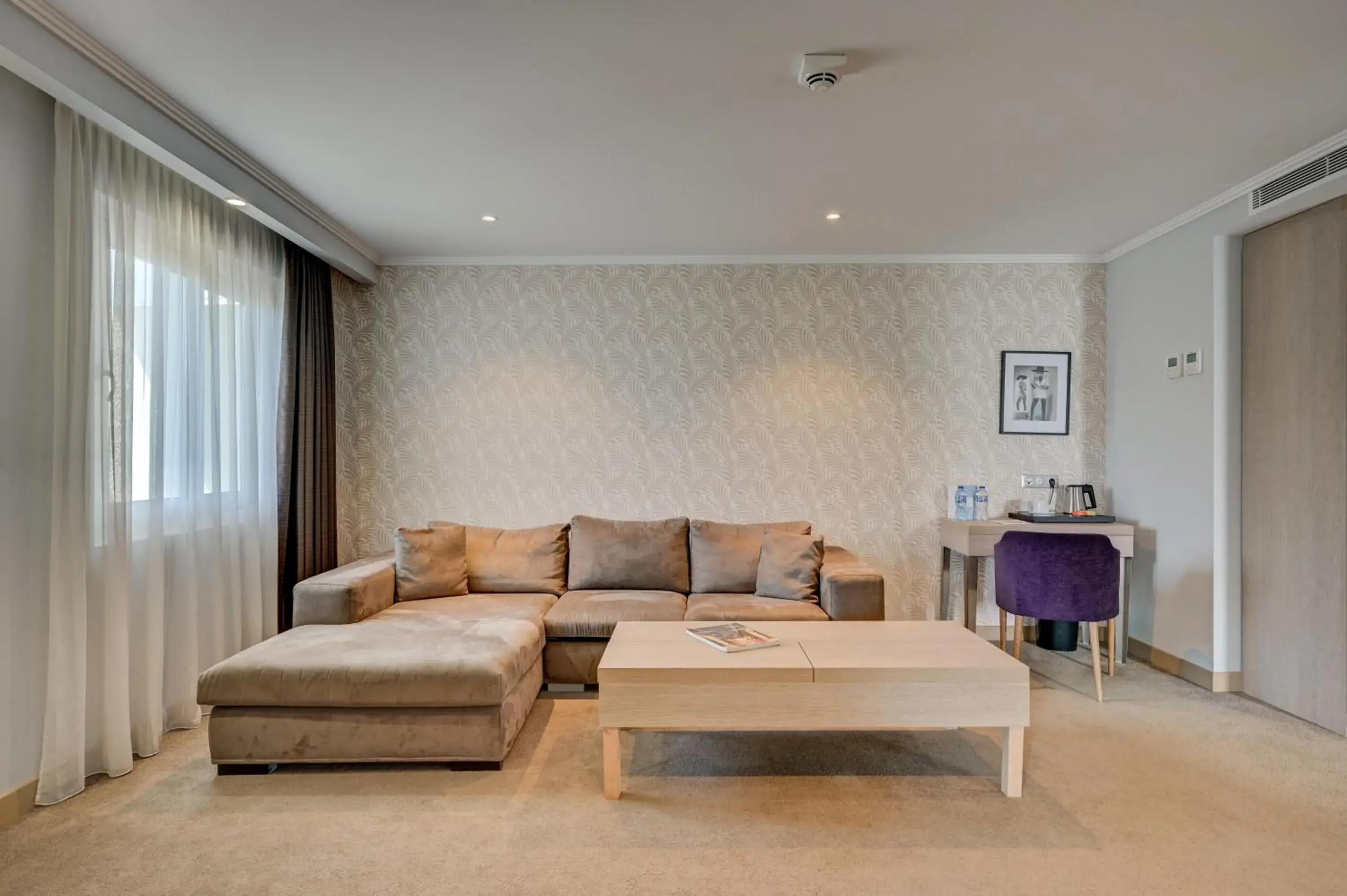 Living room in Juliana Hotel Cannes Living room in Juliana Hotel Cannes