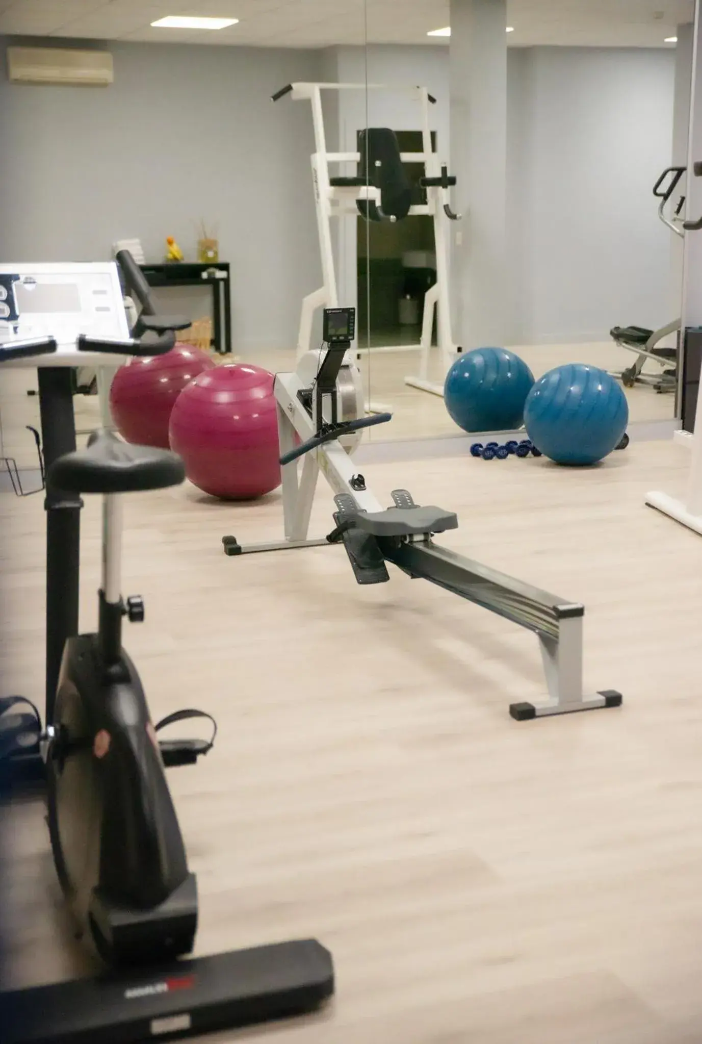 Fitness centre/facilities in Juliana Hotel Cannes Fitness centre/facilities in Juliana Hotel Cannes