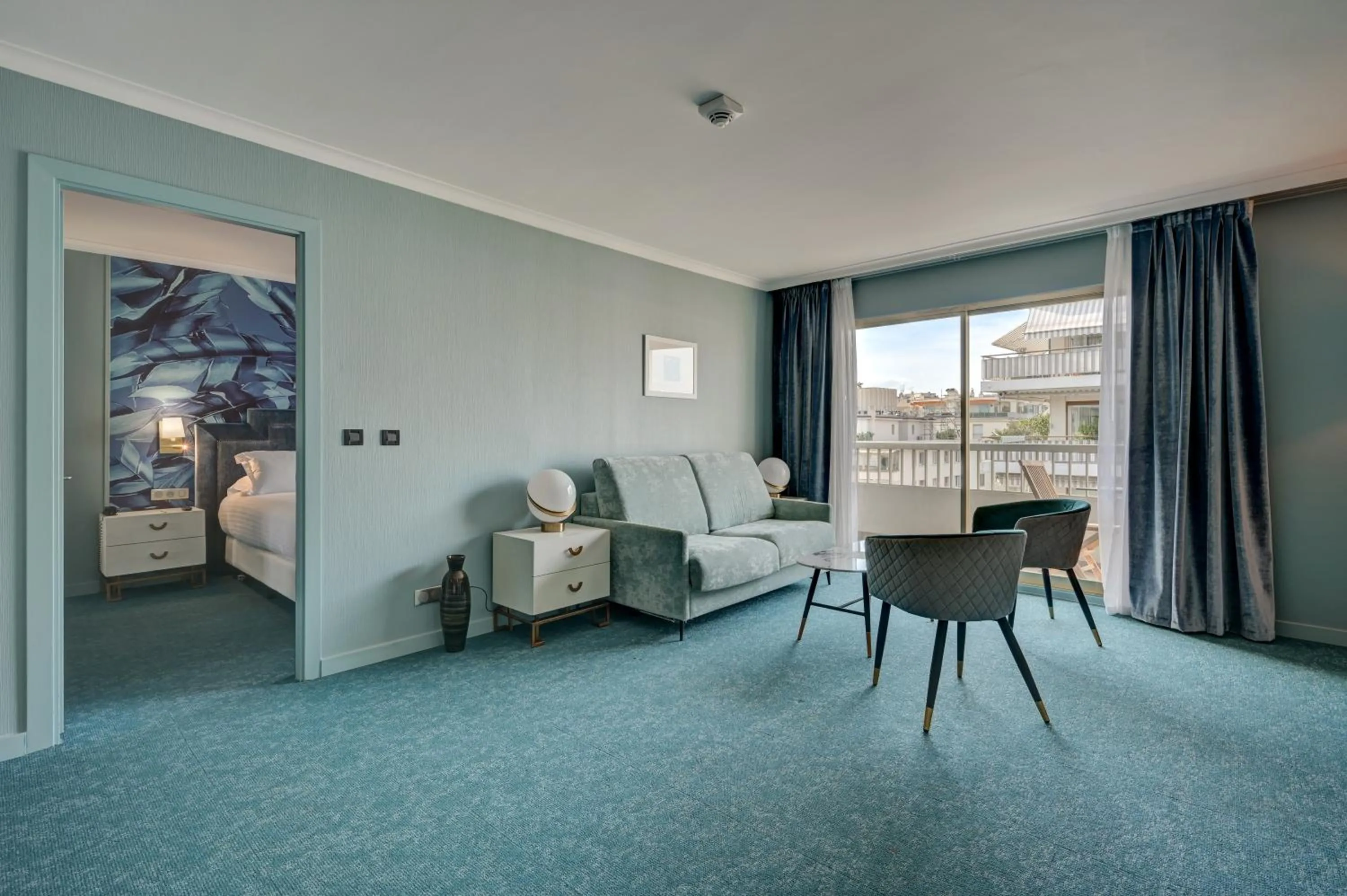 Seating area in Juliana Hotel Cannes