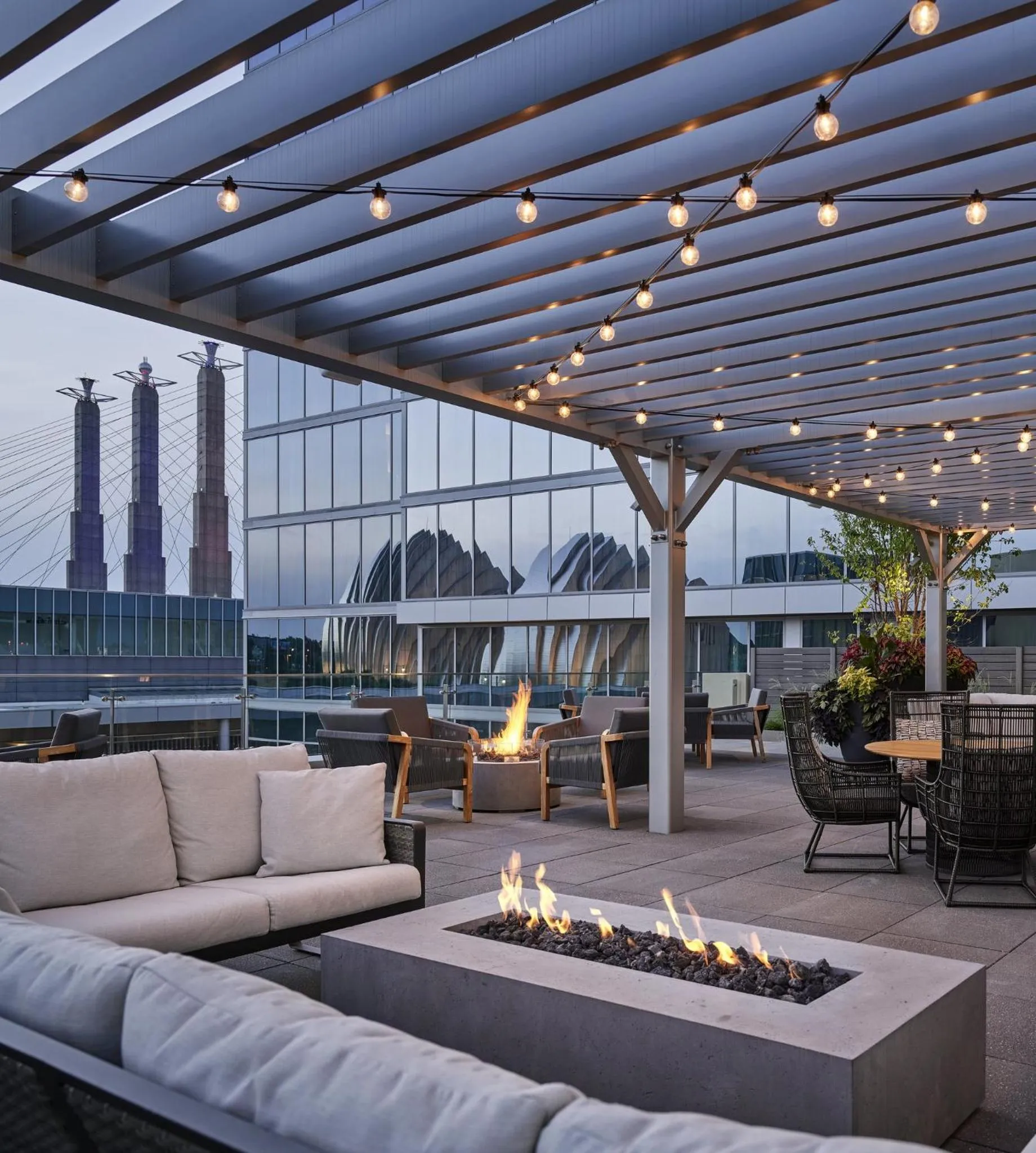 Lounge or bar in Loews Kansas City