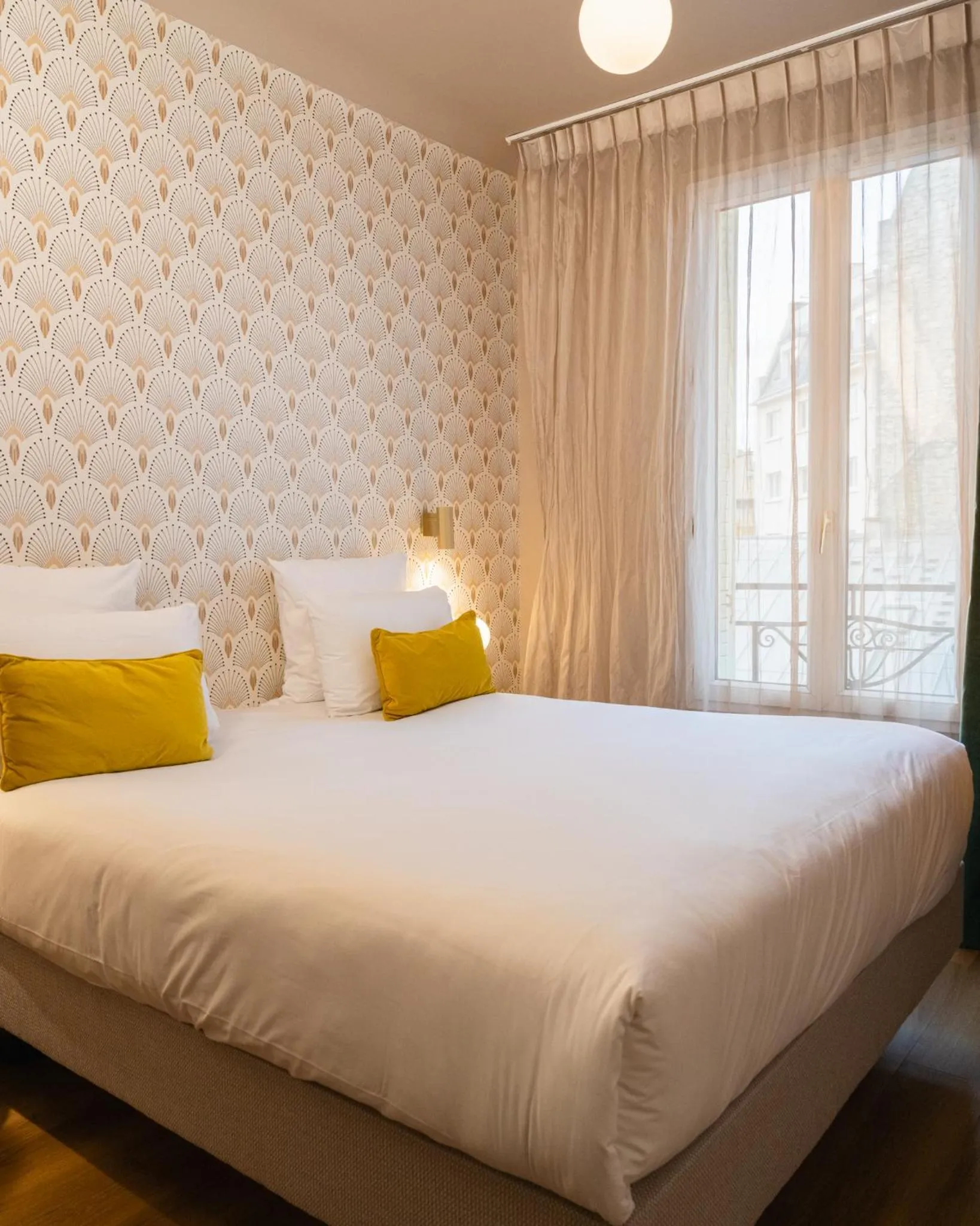 Bed in Hôtel Artemisia Montmartre