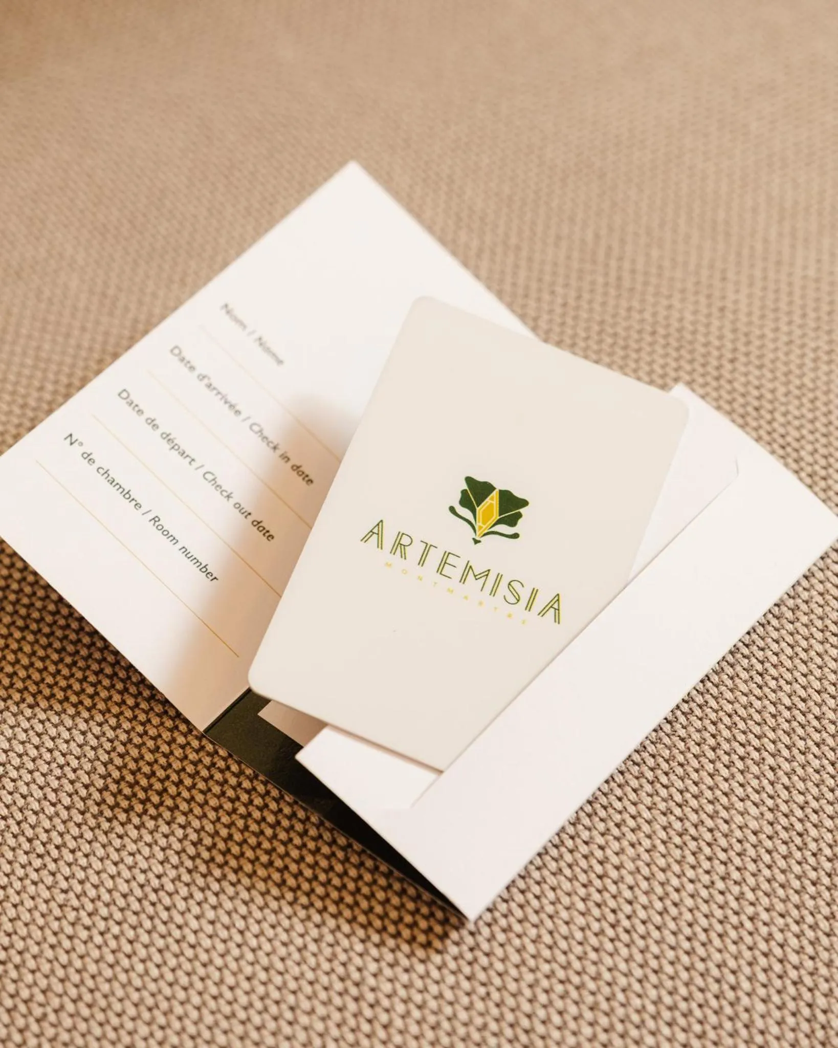 Logo/Certificate/Sign in Hôtel Artemisia Montmartre