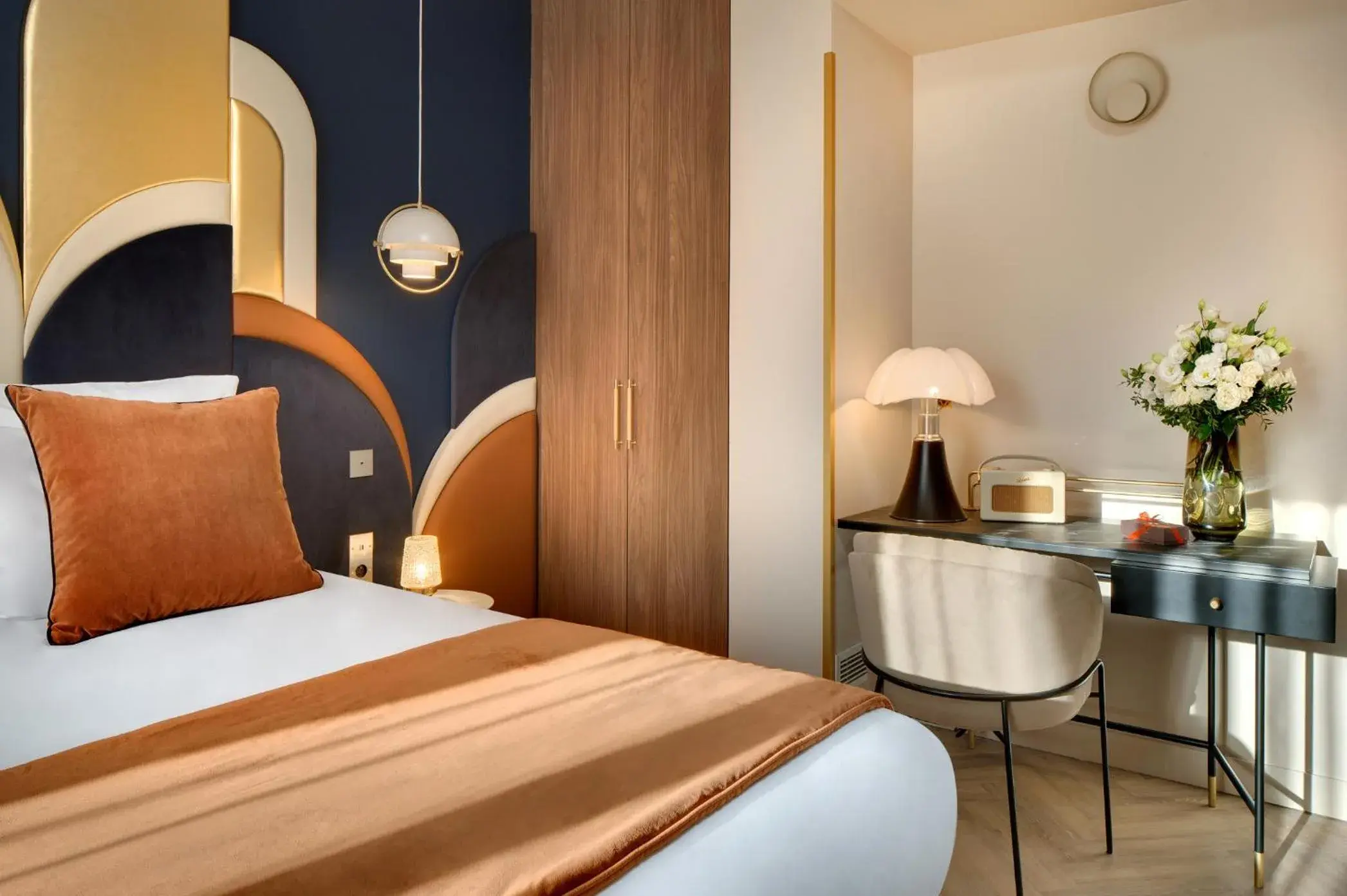 Bed in Hôtel Artemisia Montmartre Bed in Hôtel Artemisia Montmartre