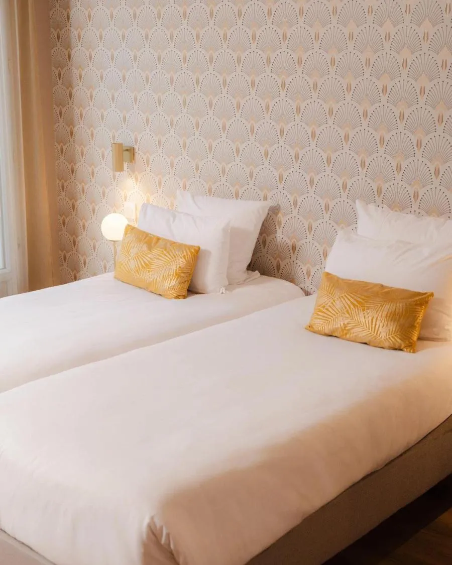 Bed in Hôtel Artemisia Montmartre