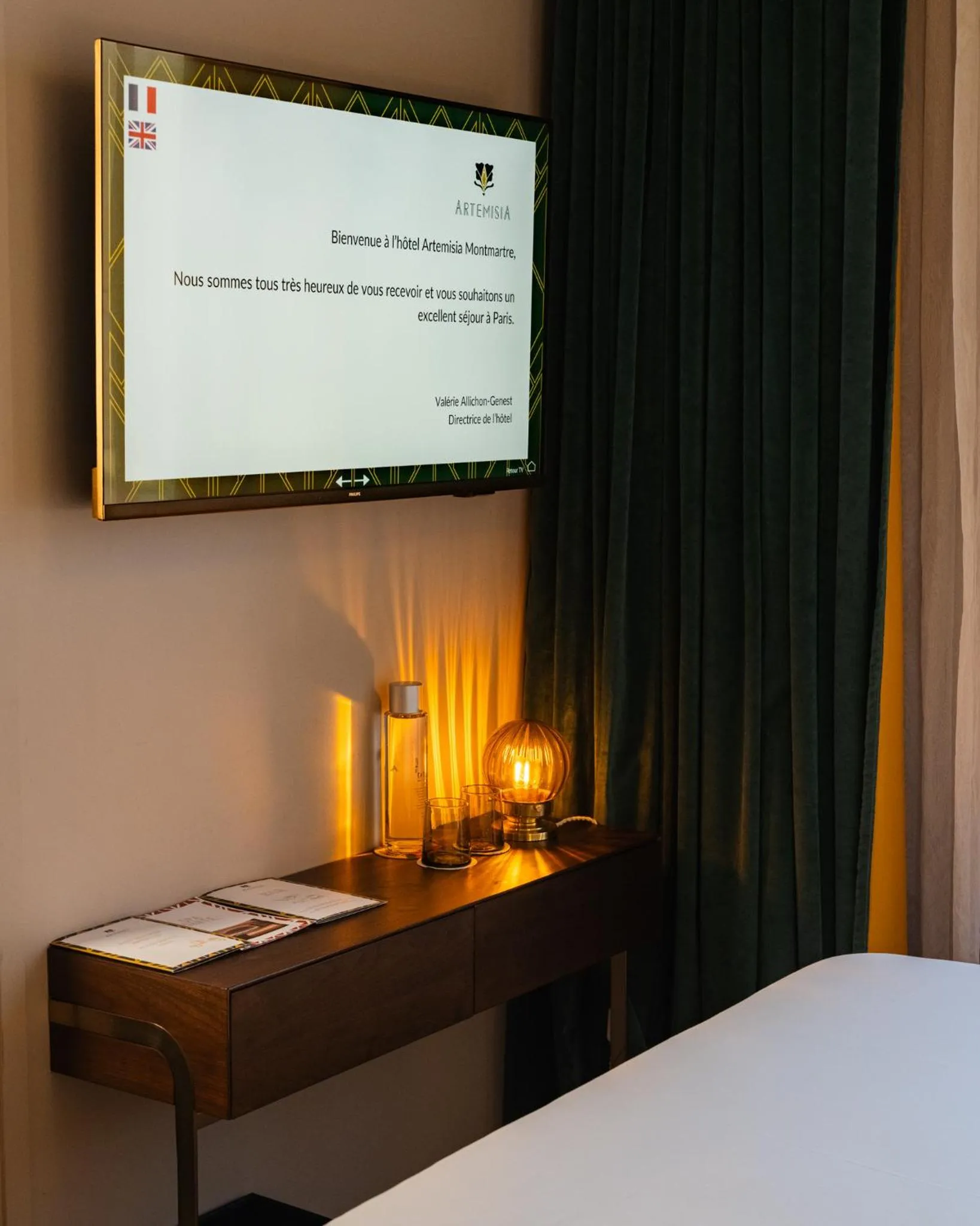 Bed in Hôtel Artemisia Montmartre