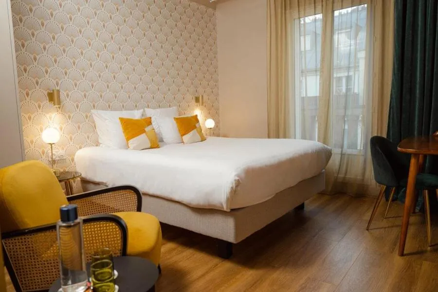 Bed in Hôtel Artemisia Montmartre