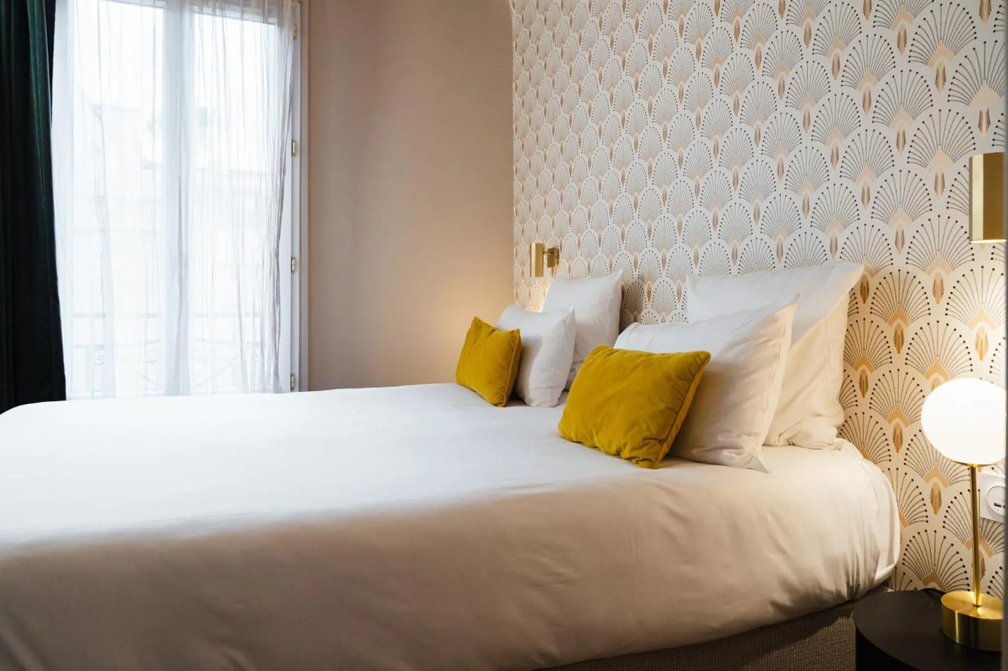 Bed in Hôtel Artemisia Montmartre