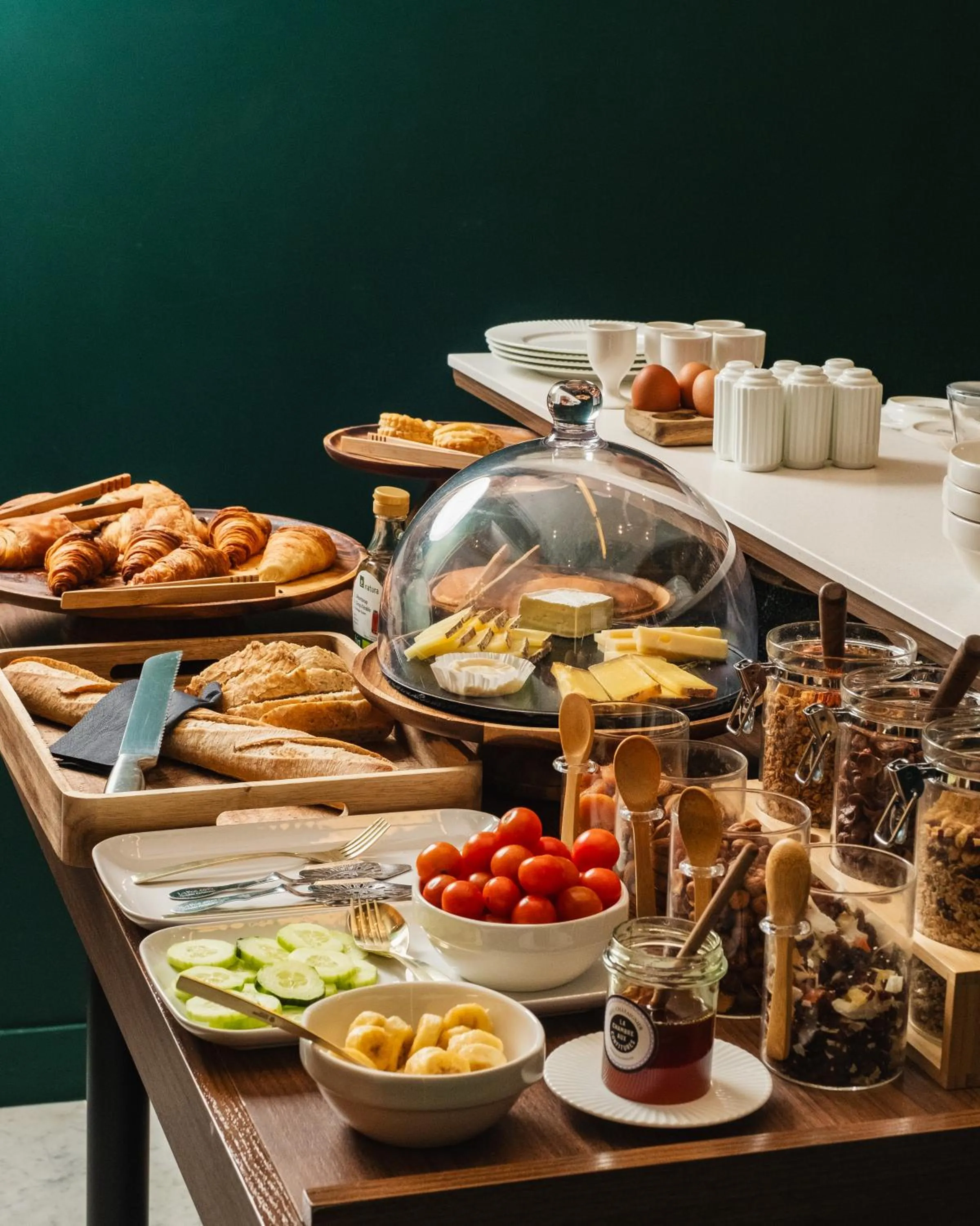 Breakfast in Hôtel Artemisia Montmartre