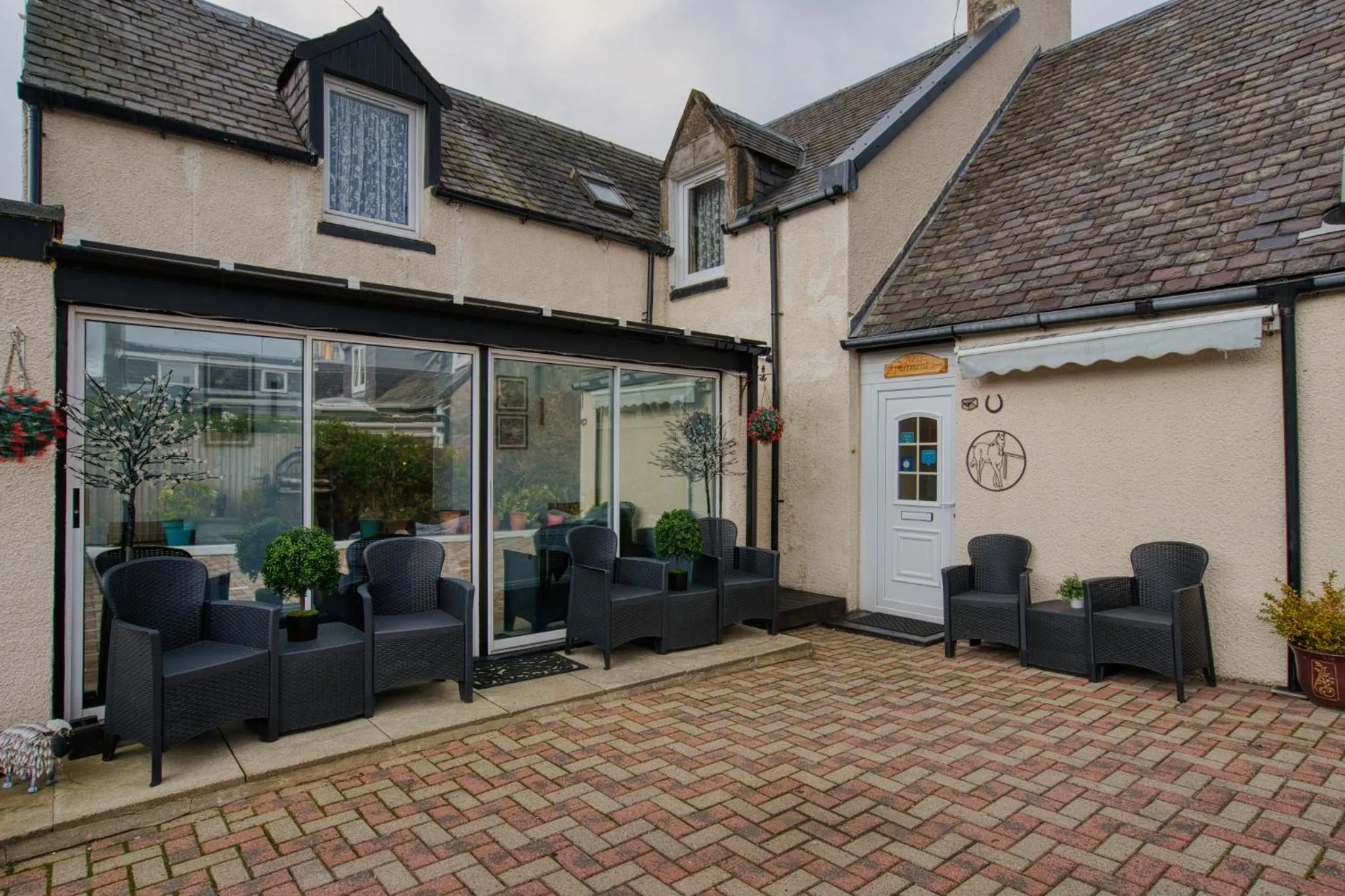 Pitfaranne Guest House