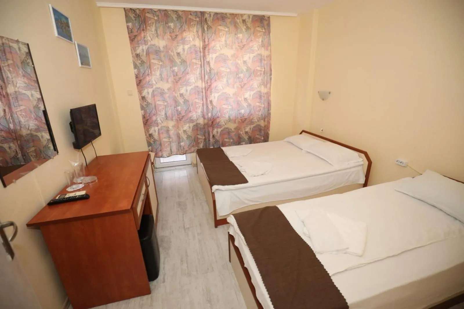 Triple Room in Family Hotel White House