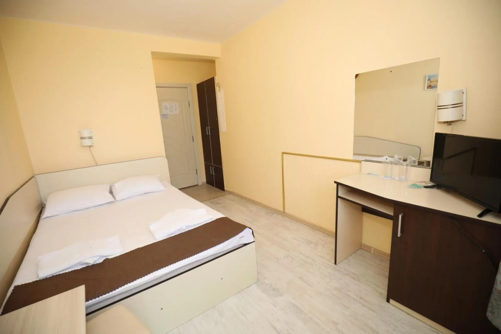 Double or Twin Room with Sea View in Family Hotel White House