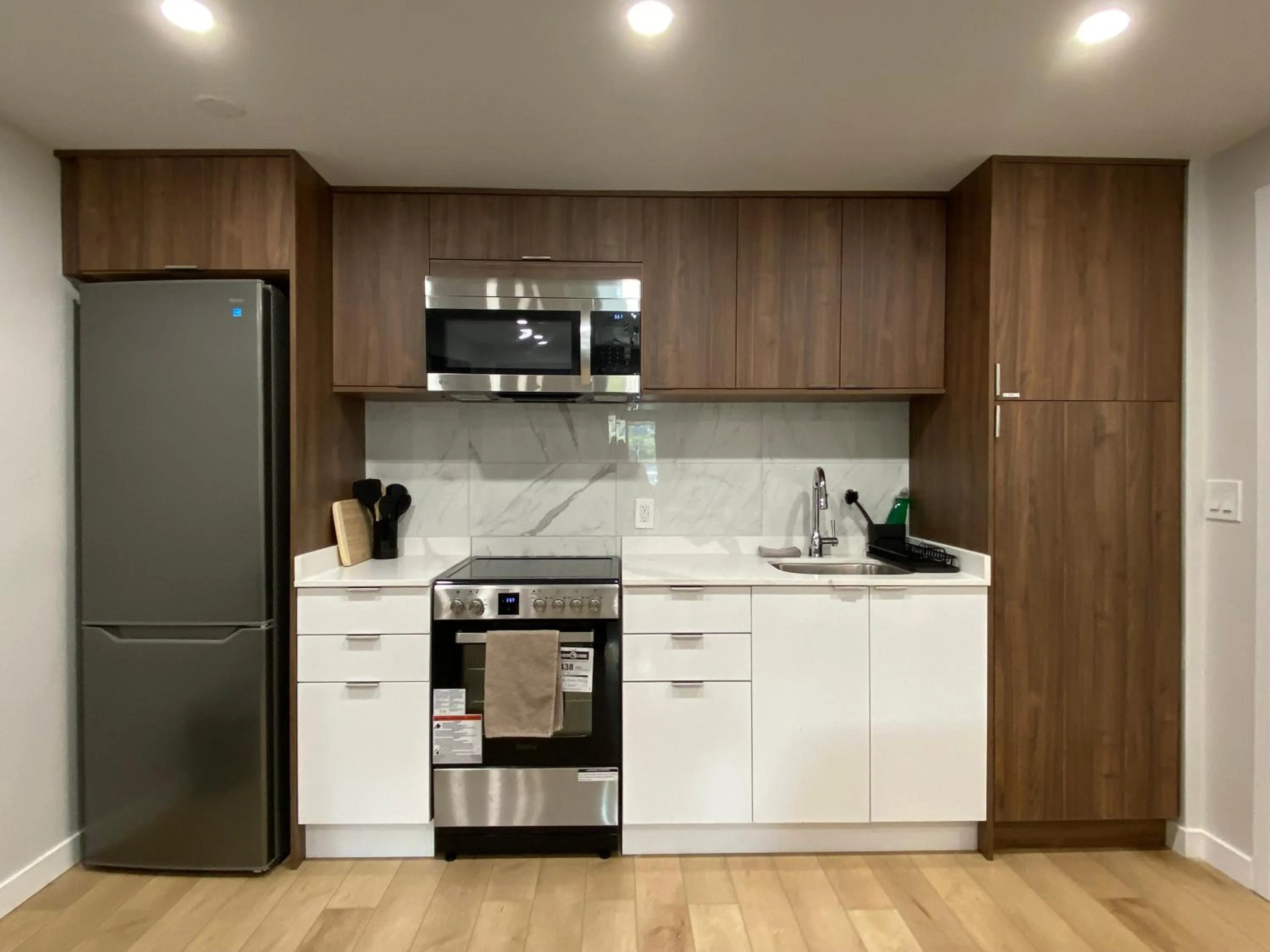 Kitchen or kitchenette in Western Traveller Motel