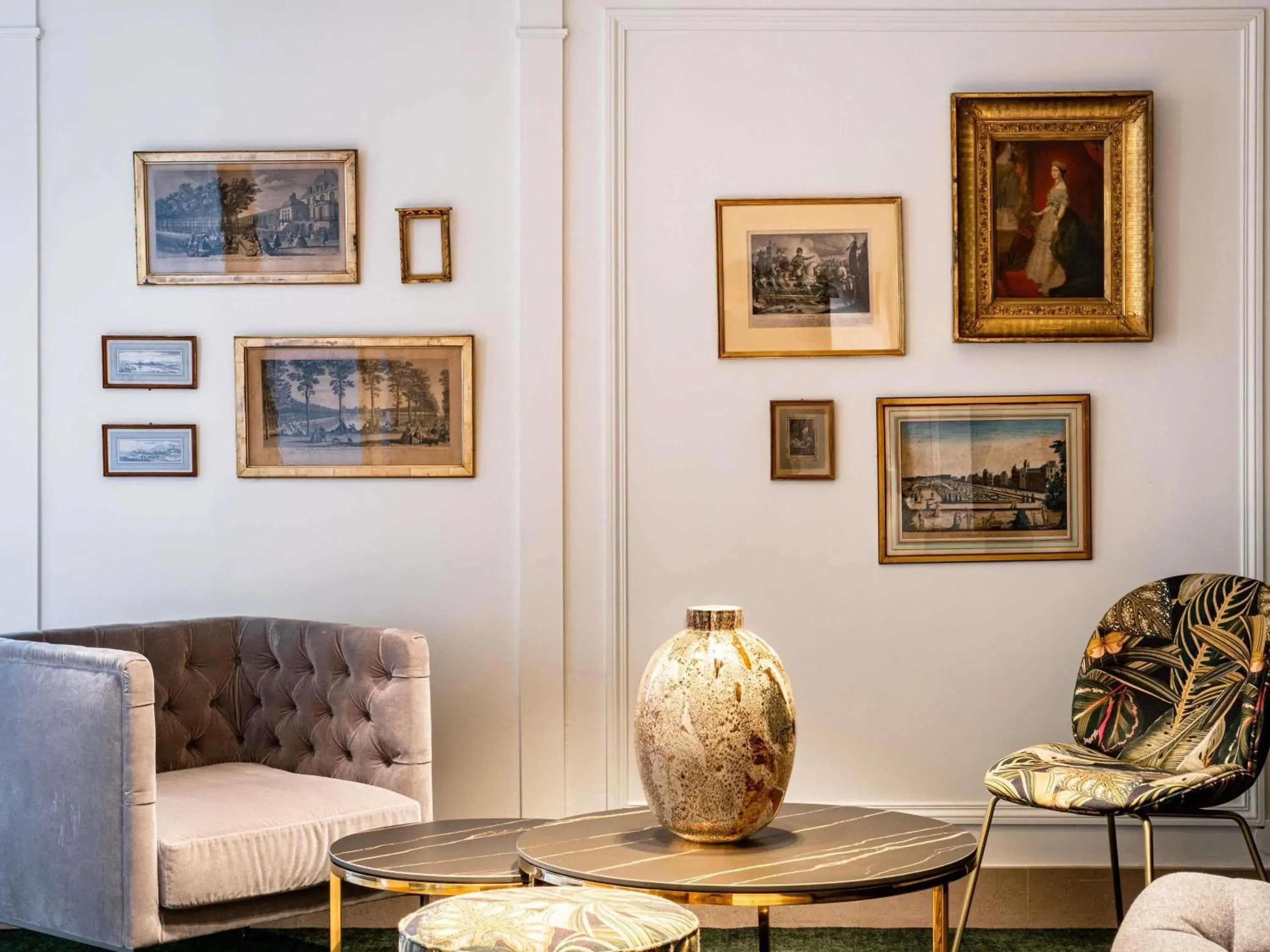 Property building in Aigle Noir Hotel Fontainebleau - MGallery Collection Property building in Aigle Noir Hotel Fontainebleau - MGallery Collection