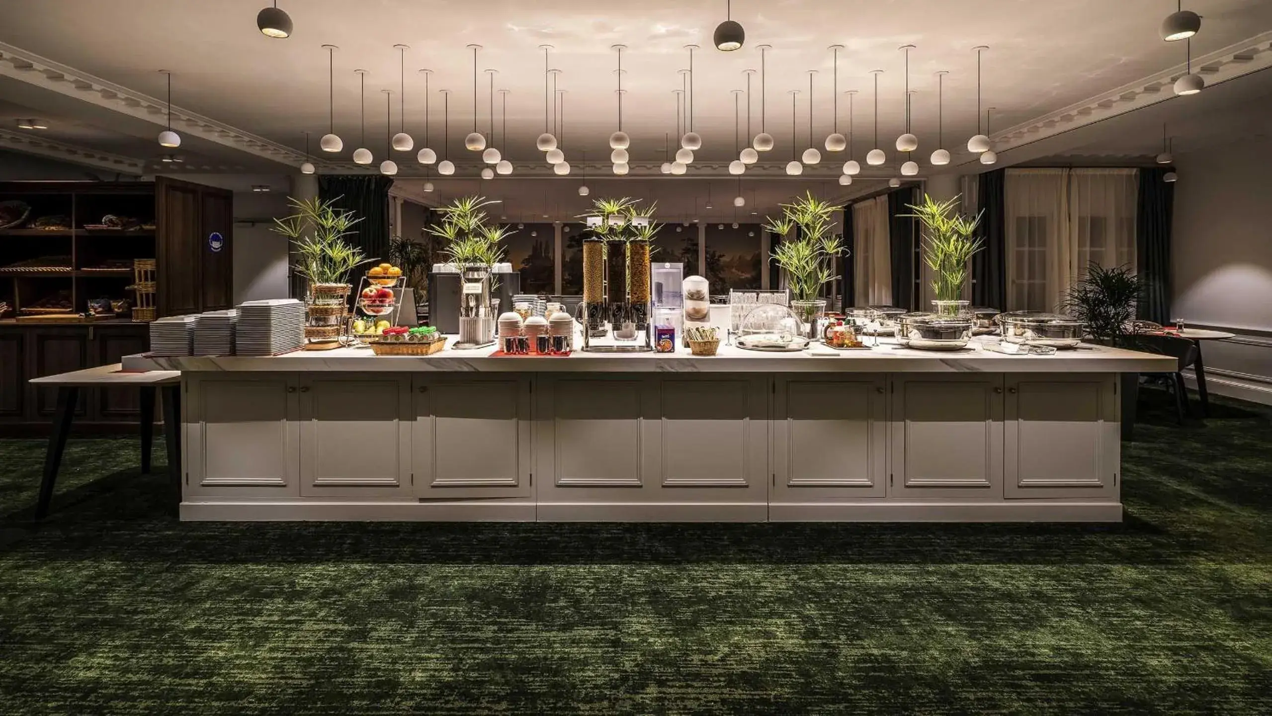 Restaurant/places to eat in Aigle Noir Hotel Fontainebleau - MGallery Collection Restaurant/places to eat in Aigle Noir Hotel Fontainebleau - MGallery Collection