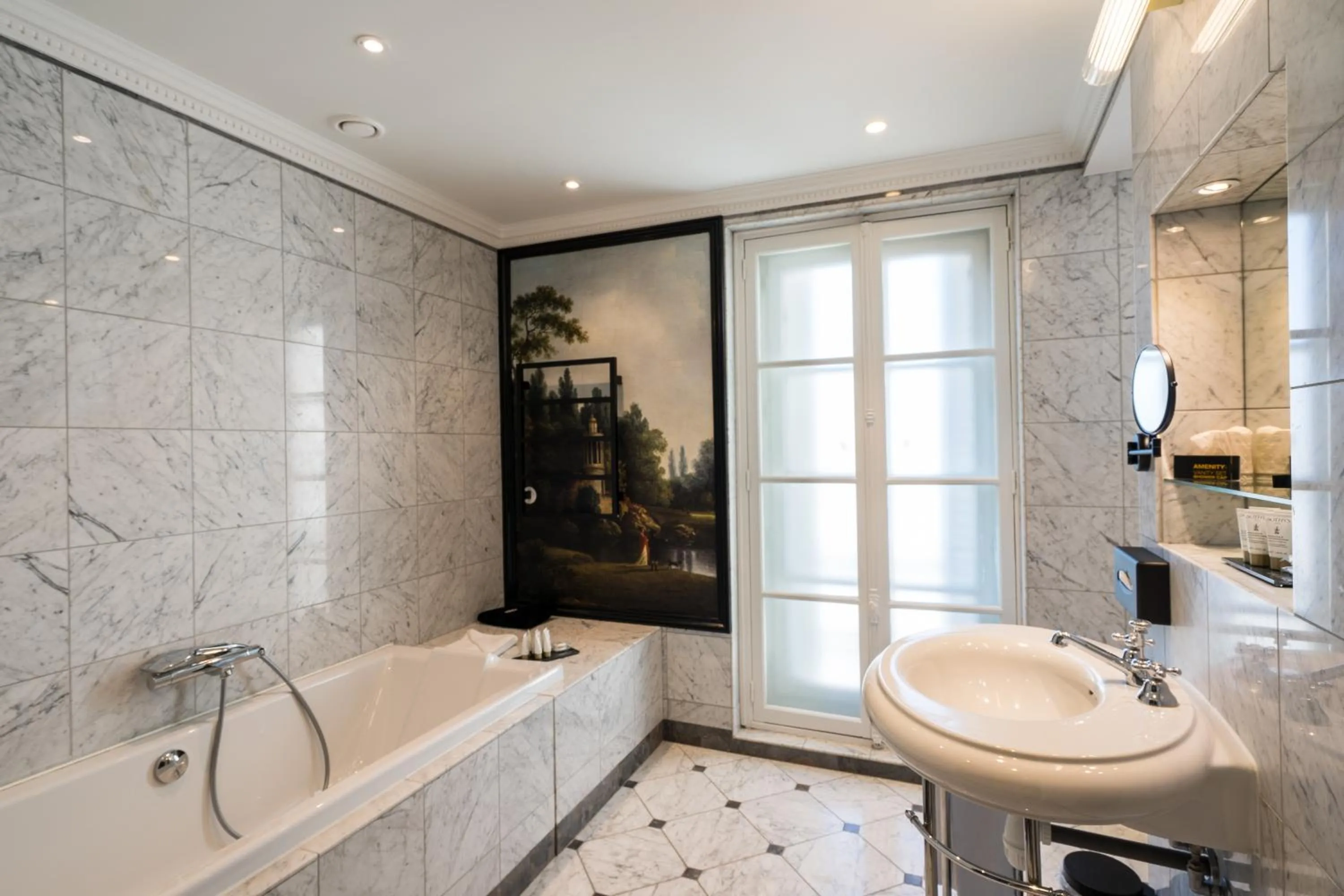 Bathroom in Aigle Noir Hotel Fontainebleau - MGallery Collection