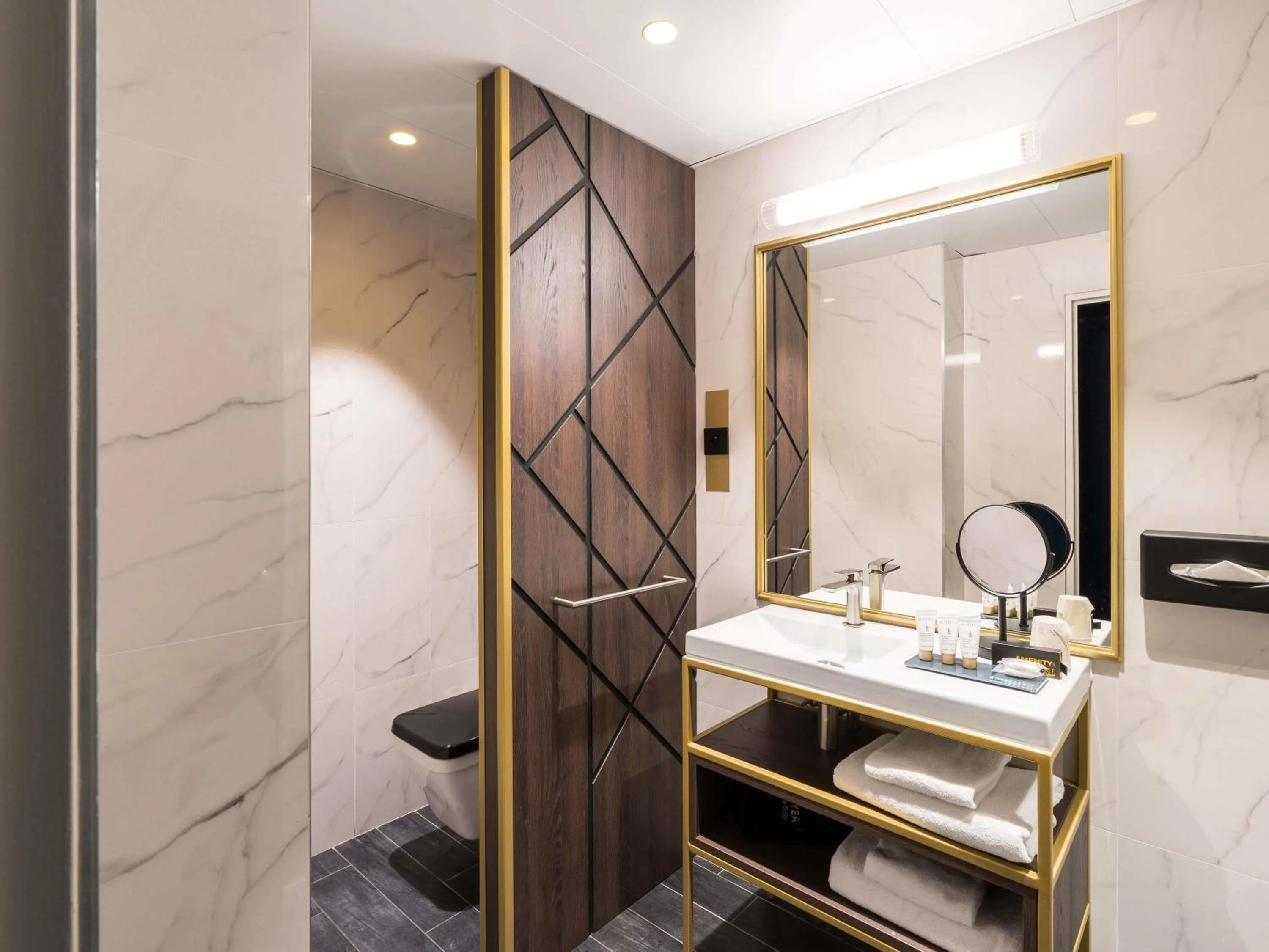 Bedroom in Aigle Noir Hotel Fontainebleau - MGallery Collection