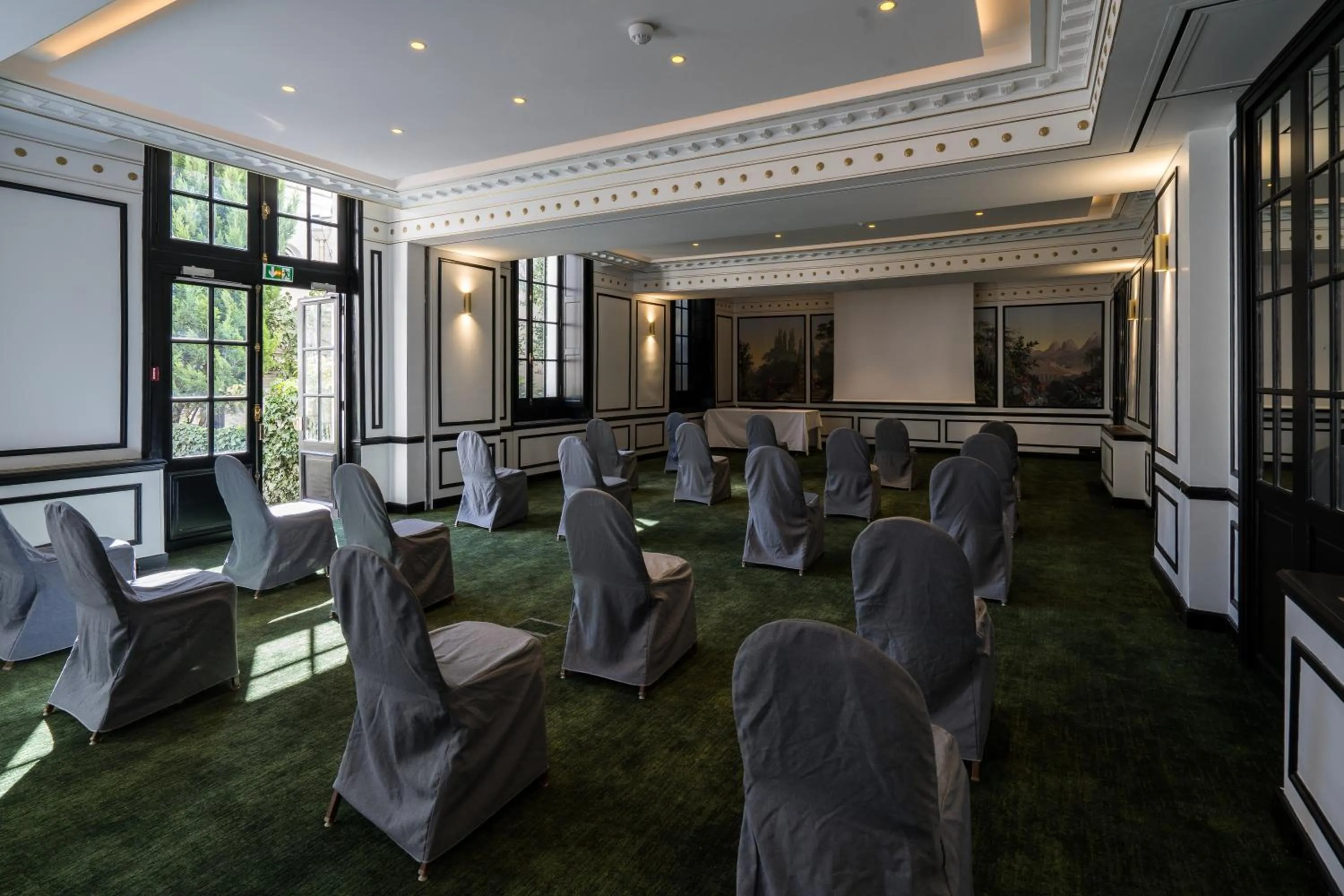 Activities in Aigle Noir Hotel Fontainebleau - MGallery Collection