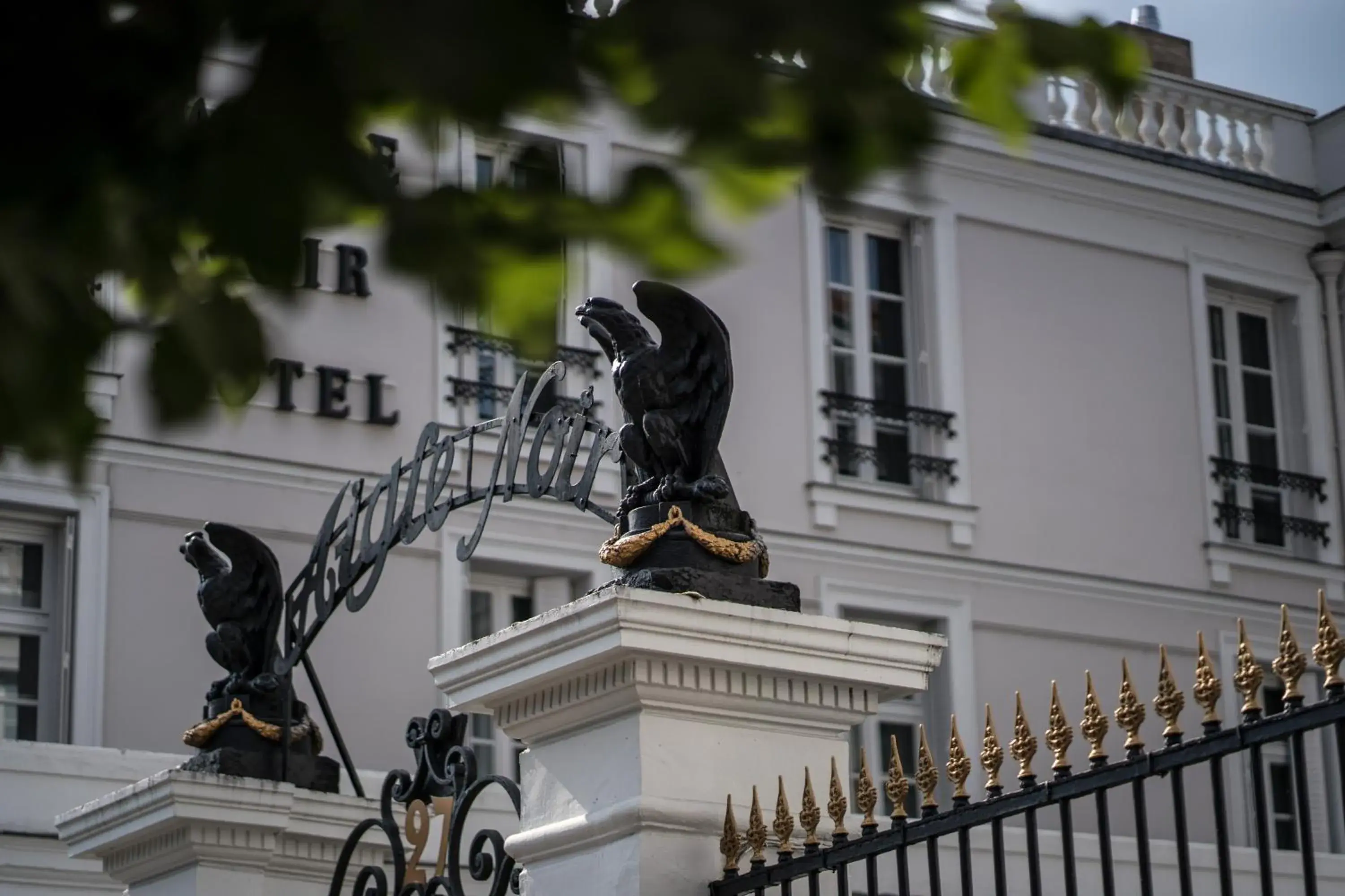 Property building in Aigle Noir Hotel Fontainebleau - MGallery Collection Property building in Aigle Noir Hotel Fontainebleau - MGallery Collection