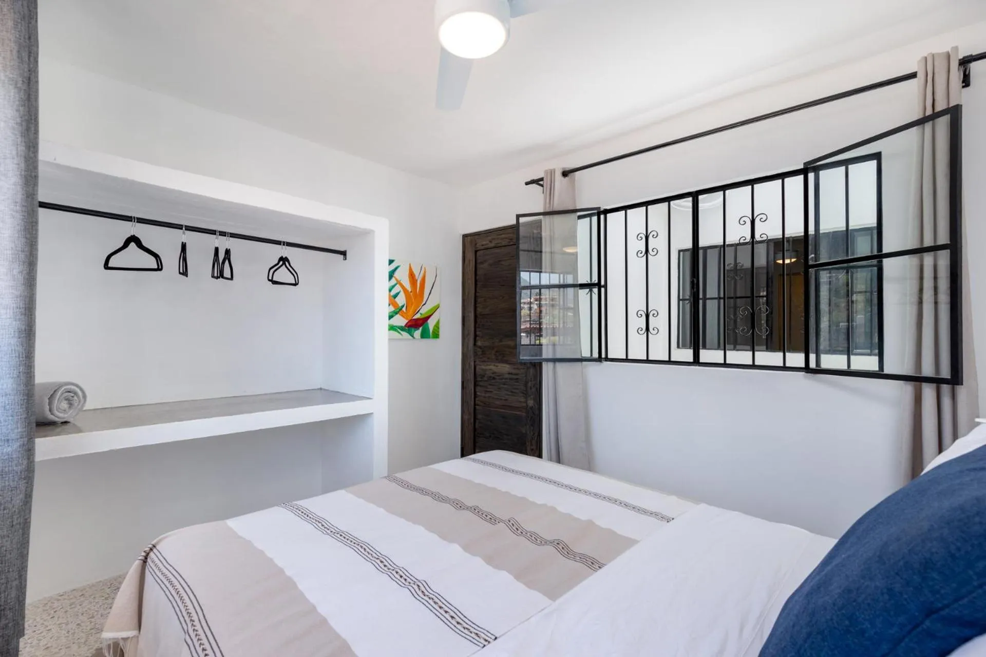 Bedroom, Bed in Cuale