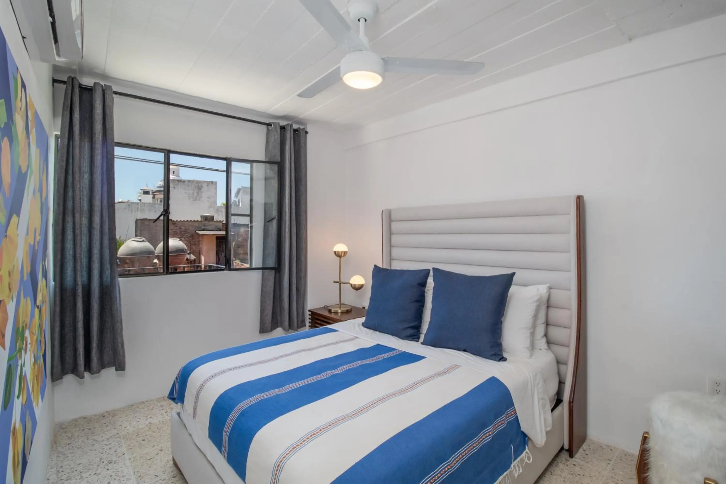 Bedroom, Bed in Cuale