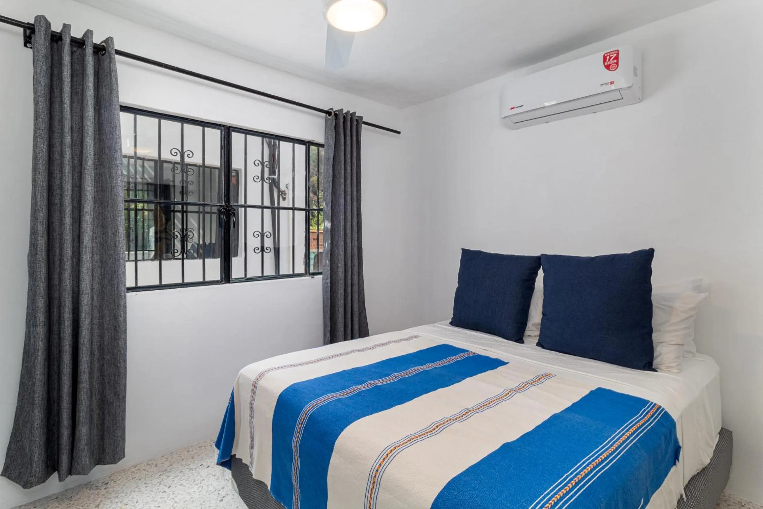 Bedroom, Bed in Cuale