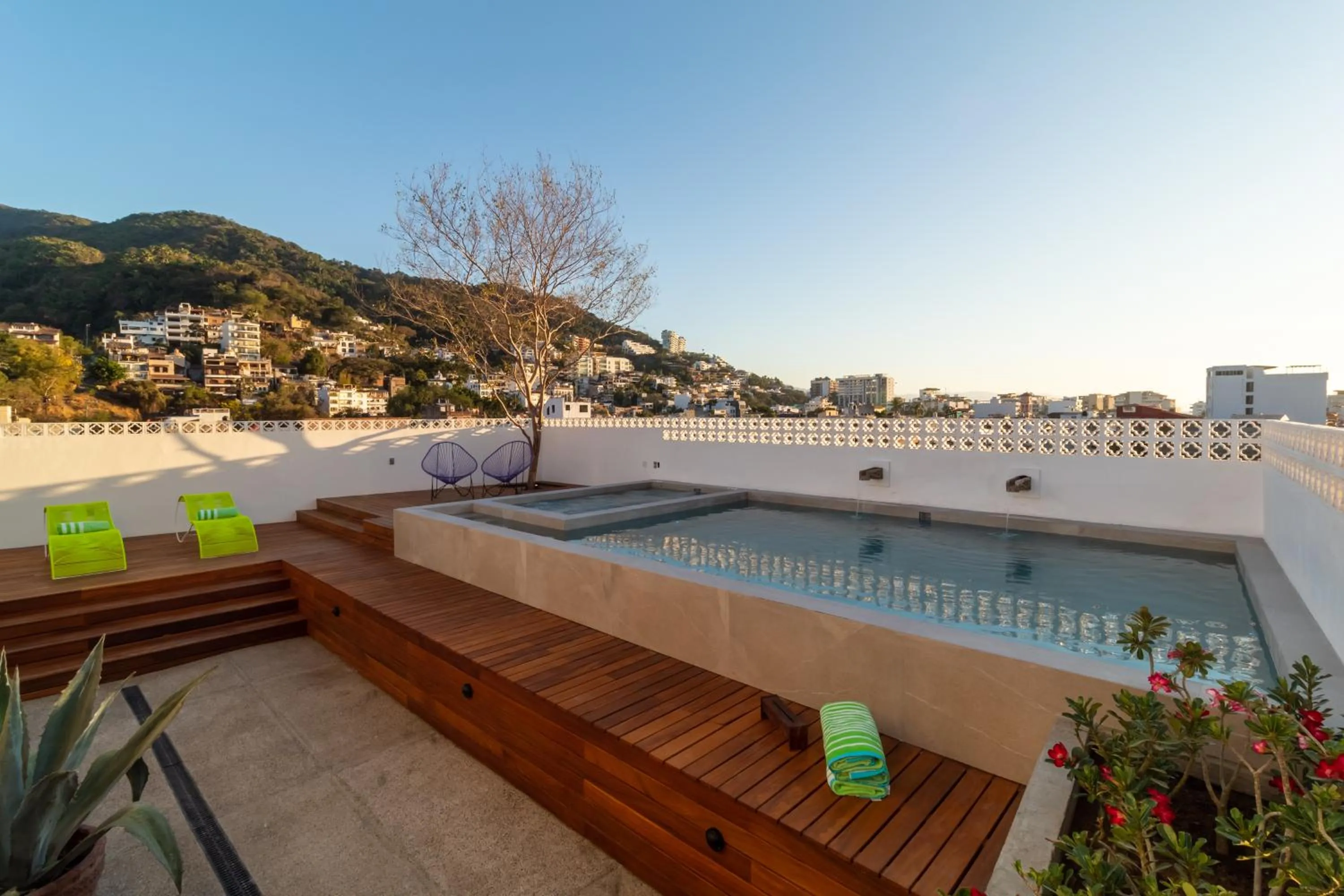 Property building in Cuale