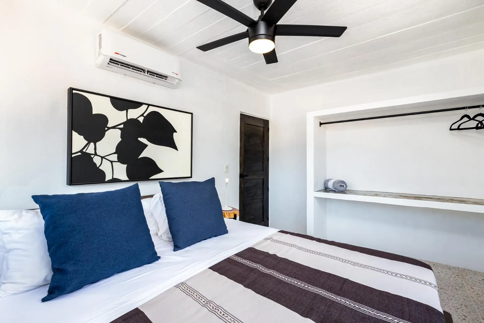 Bedroom, Bed in Cuale