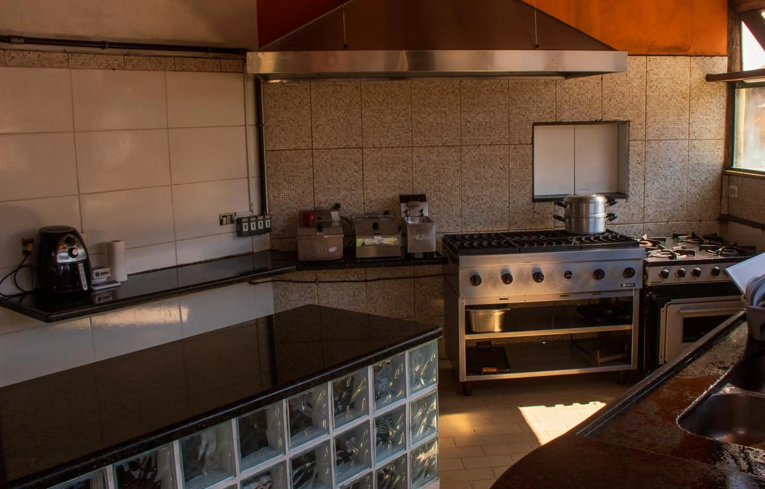 Restaurant/places to eat in Toya Hotel