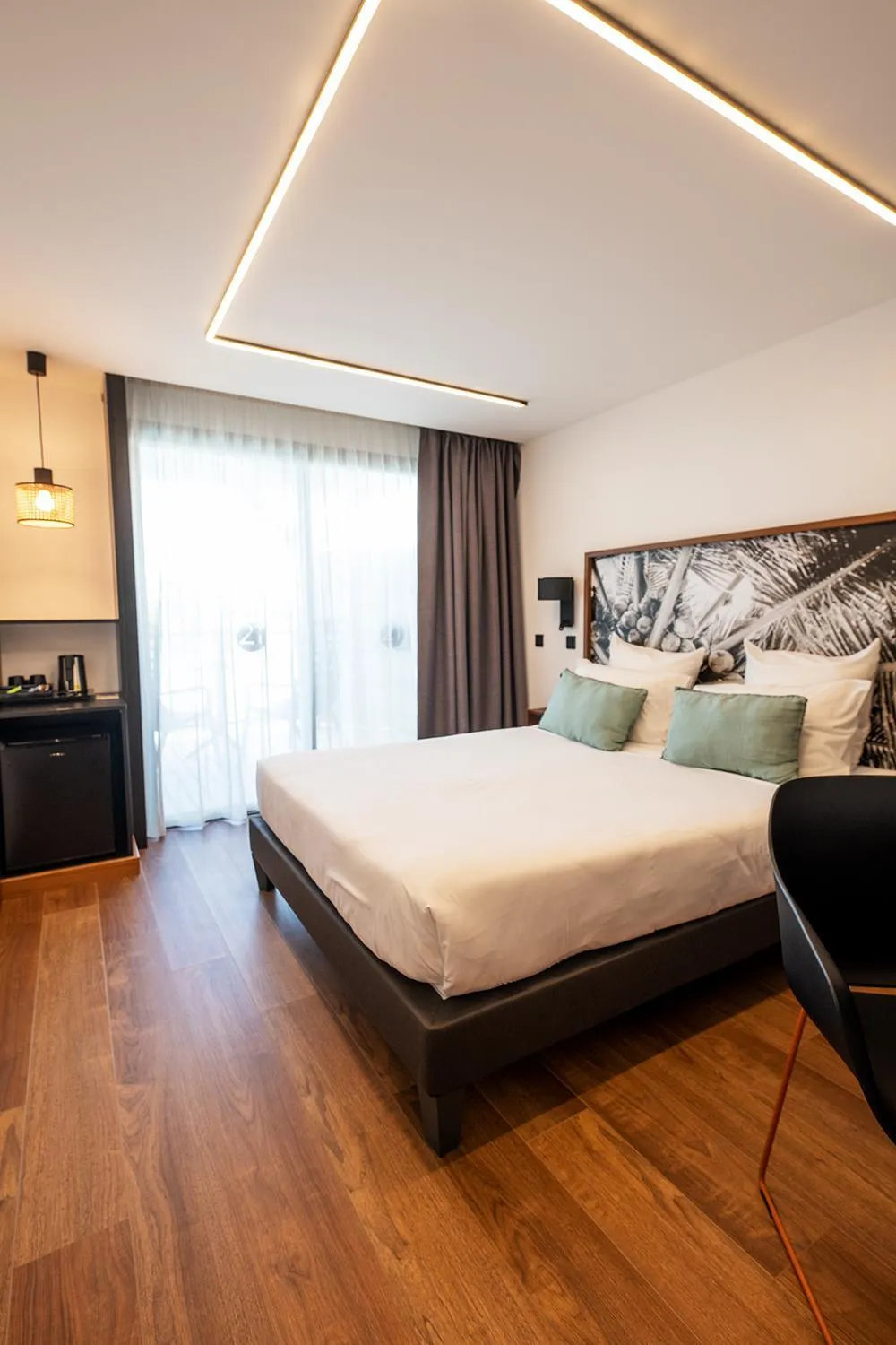 Bedroom, Bed in Latitude 21