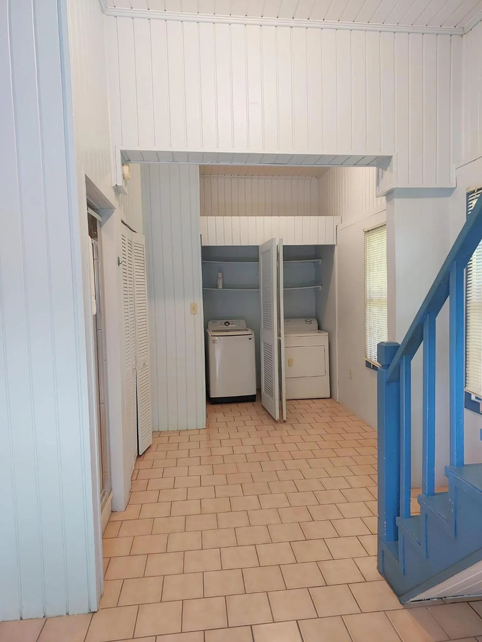 laundry in Sealofts On The Beach