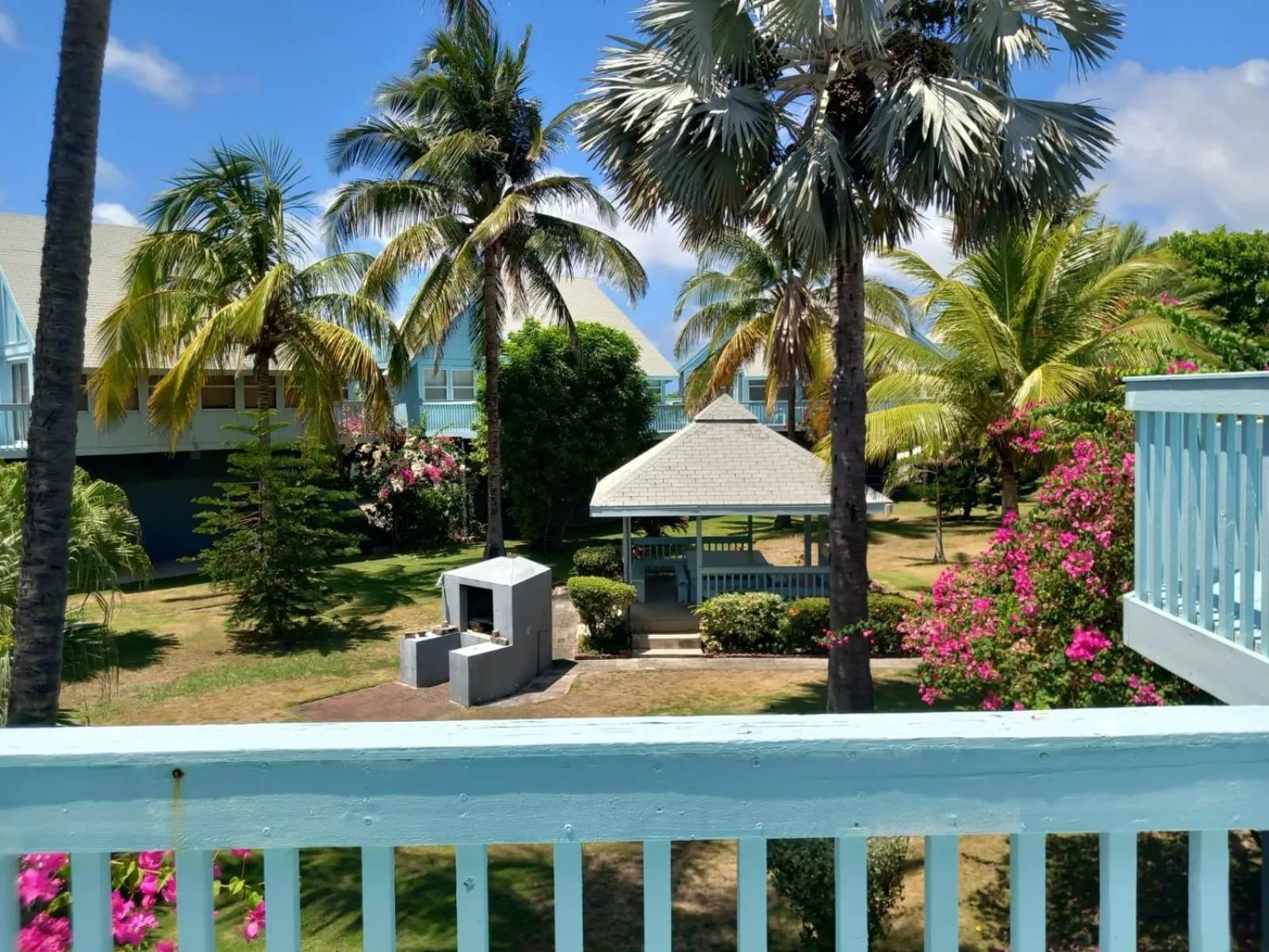 Garden in Sealofts On The Beach