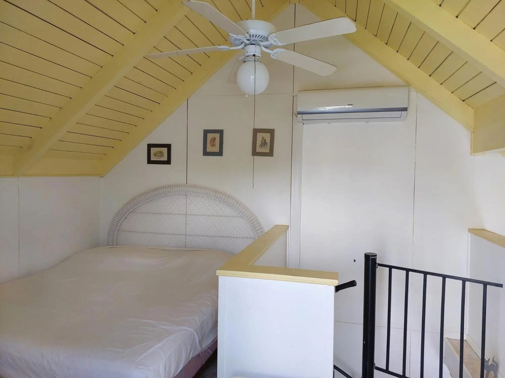 Bed in Sealofts On The Beach