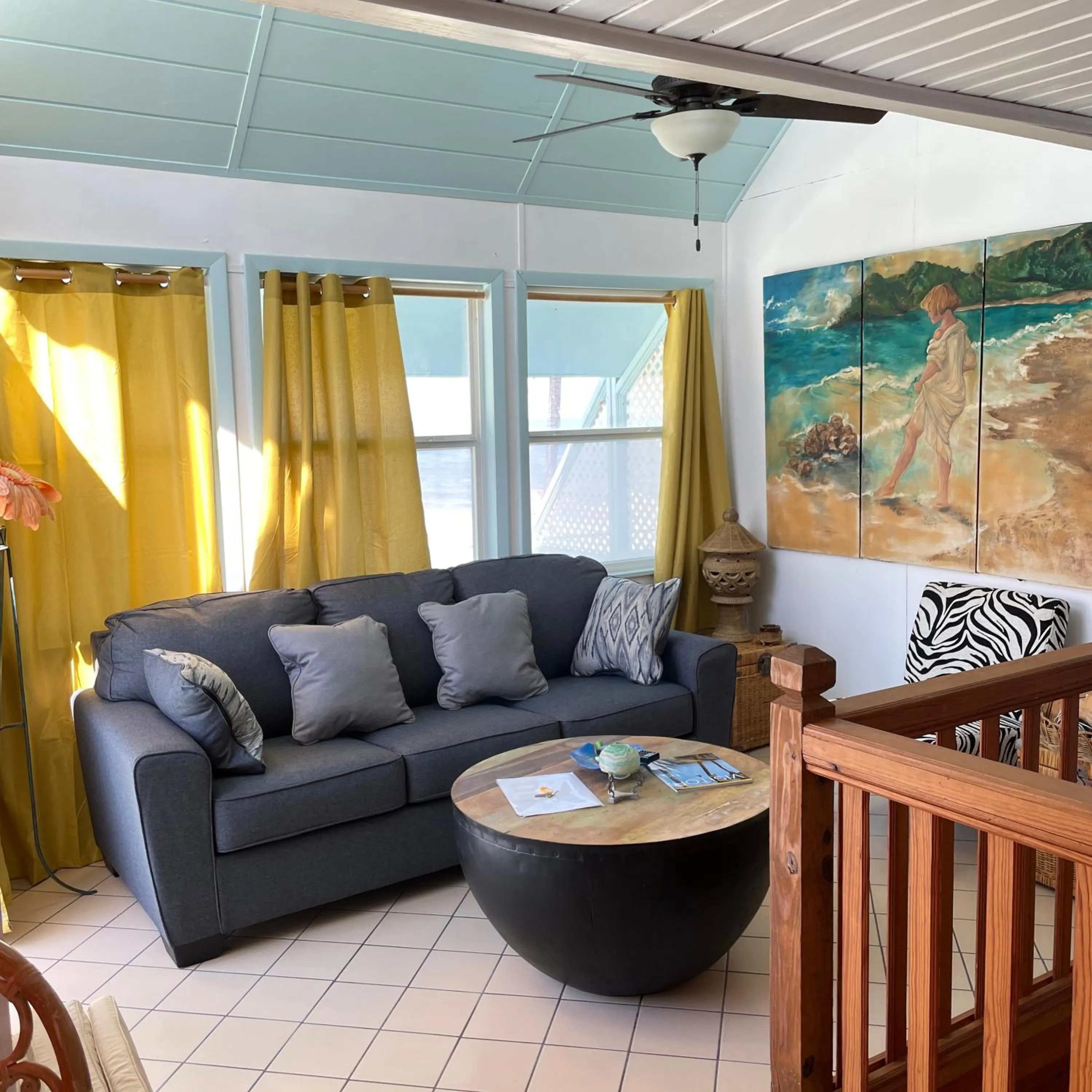 Living room in Sealofts On The Beach