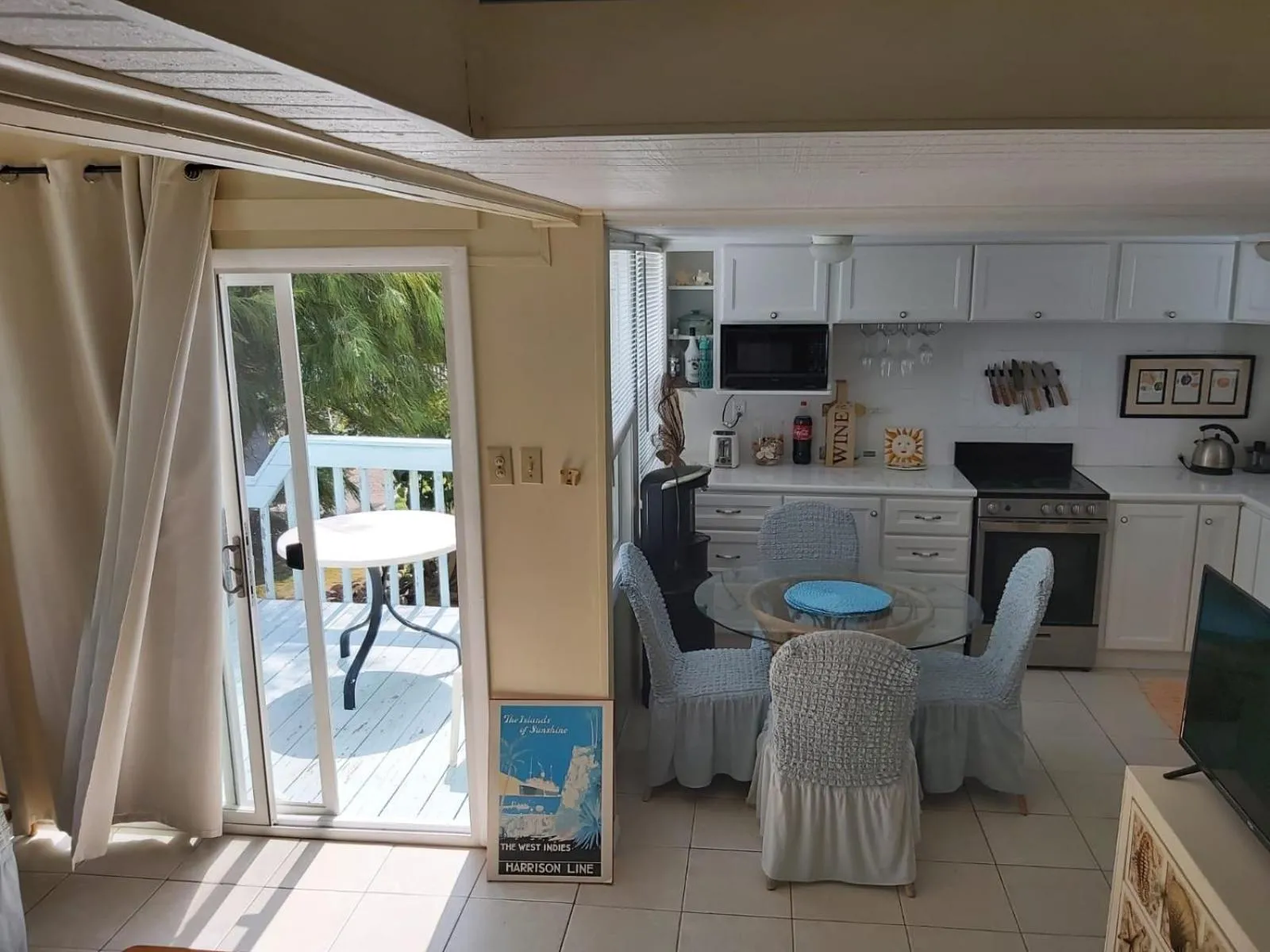 Kitchen or kitchenette in Sealofts On The Beach