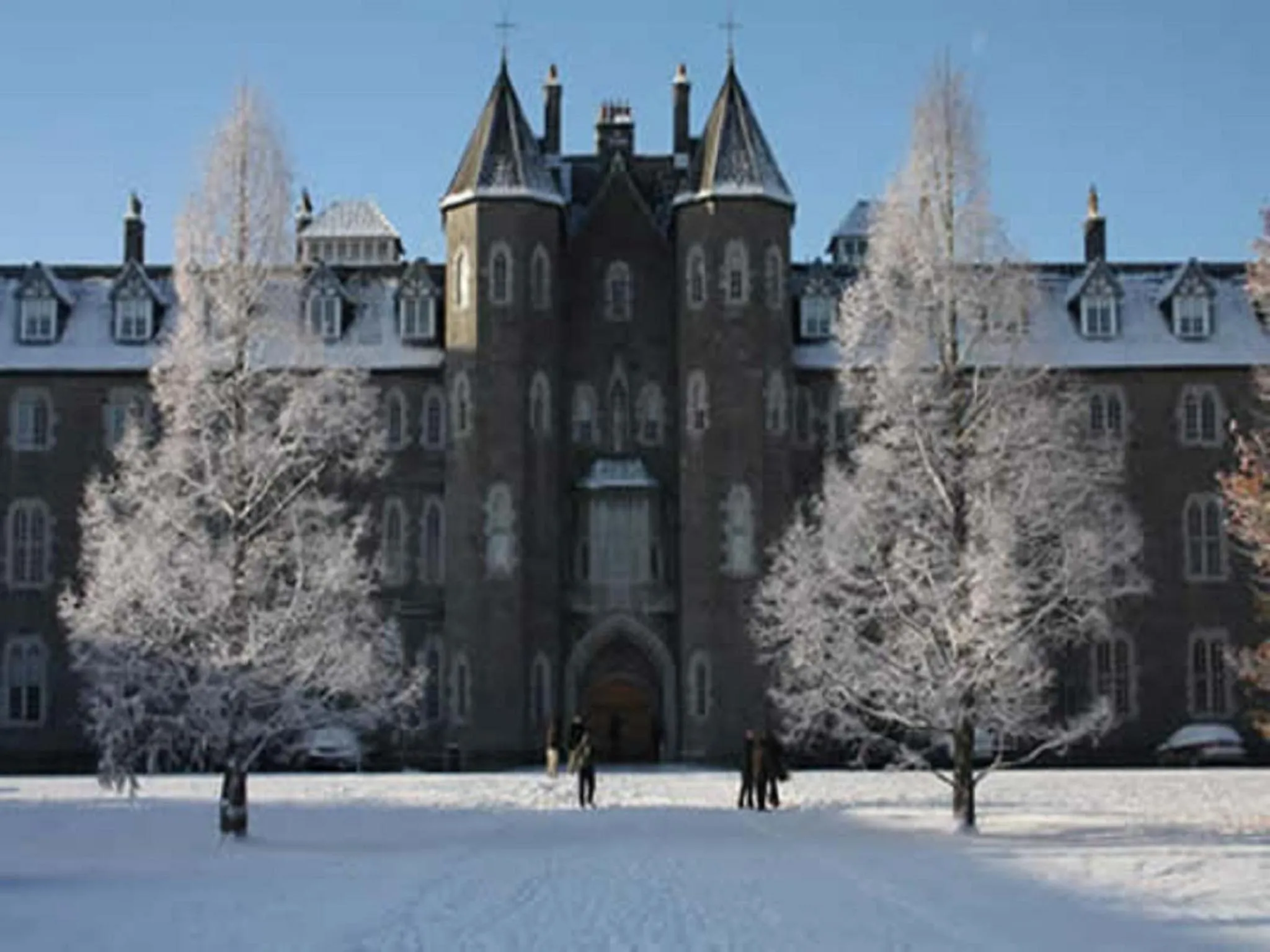 Facade/entrance in Maynooth College Hospitality