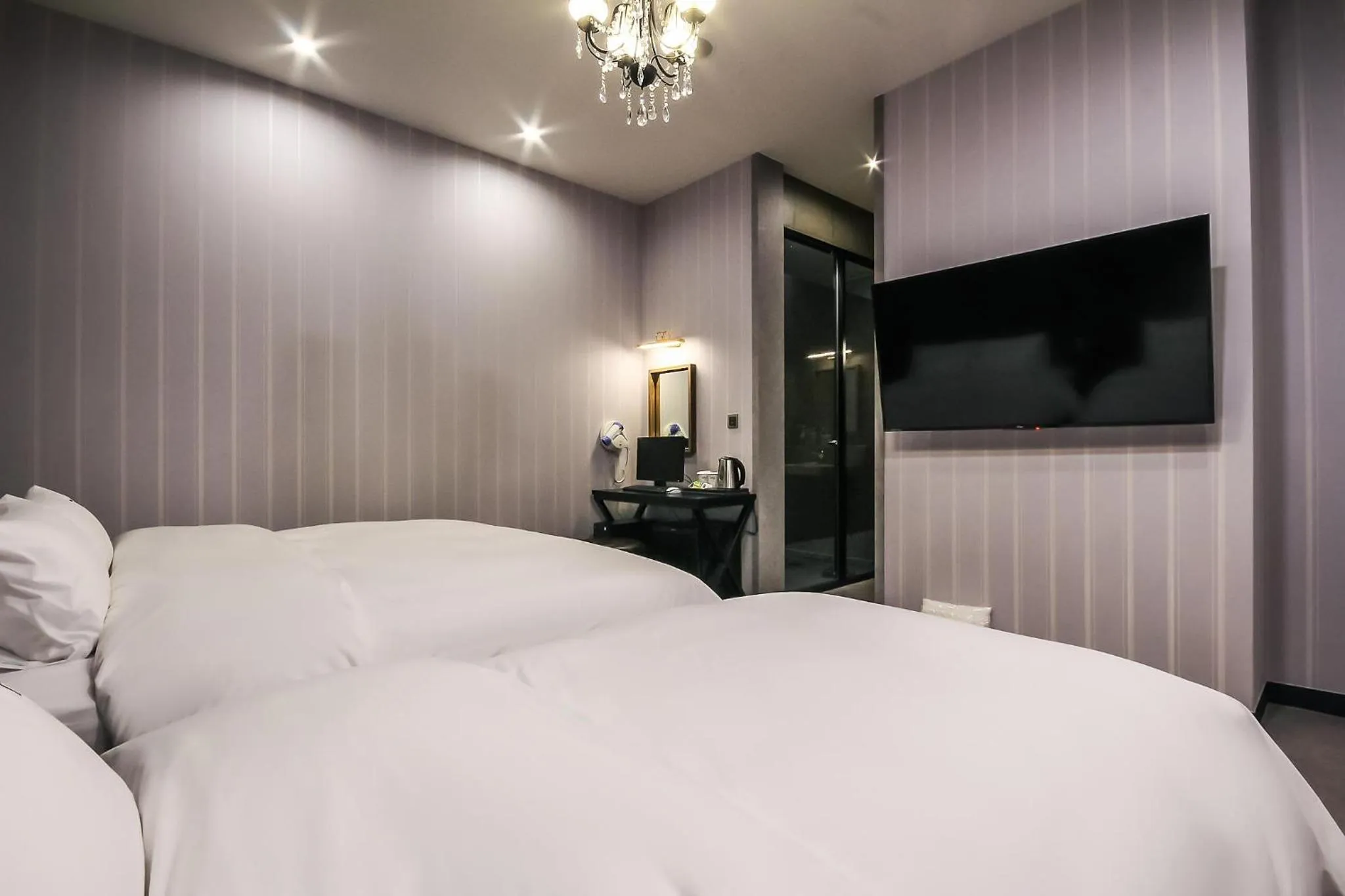 TV/Entertainment Center in Hotel Seowa