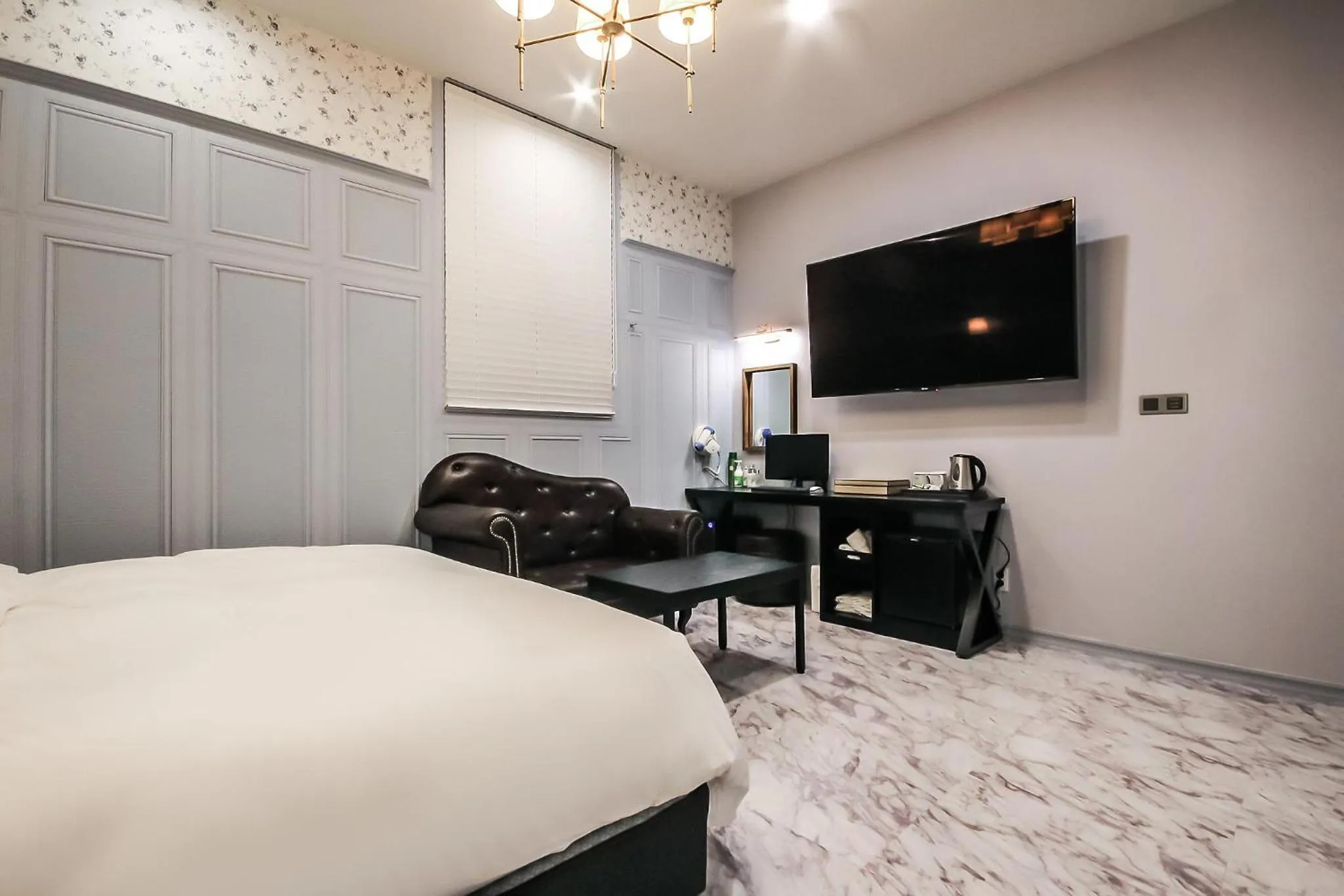 TV/Entertainment Center in Hotel Seowa