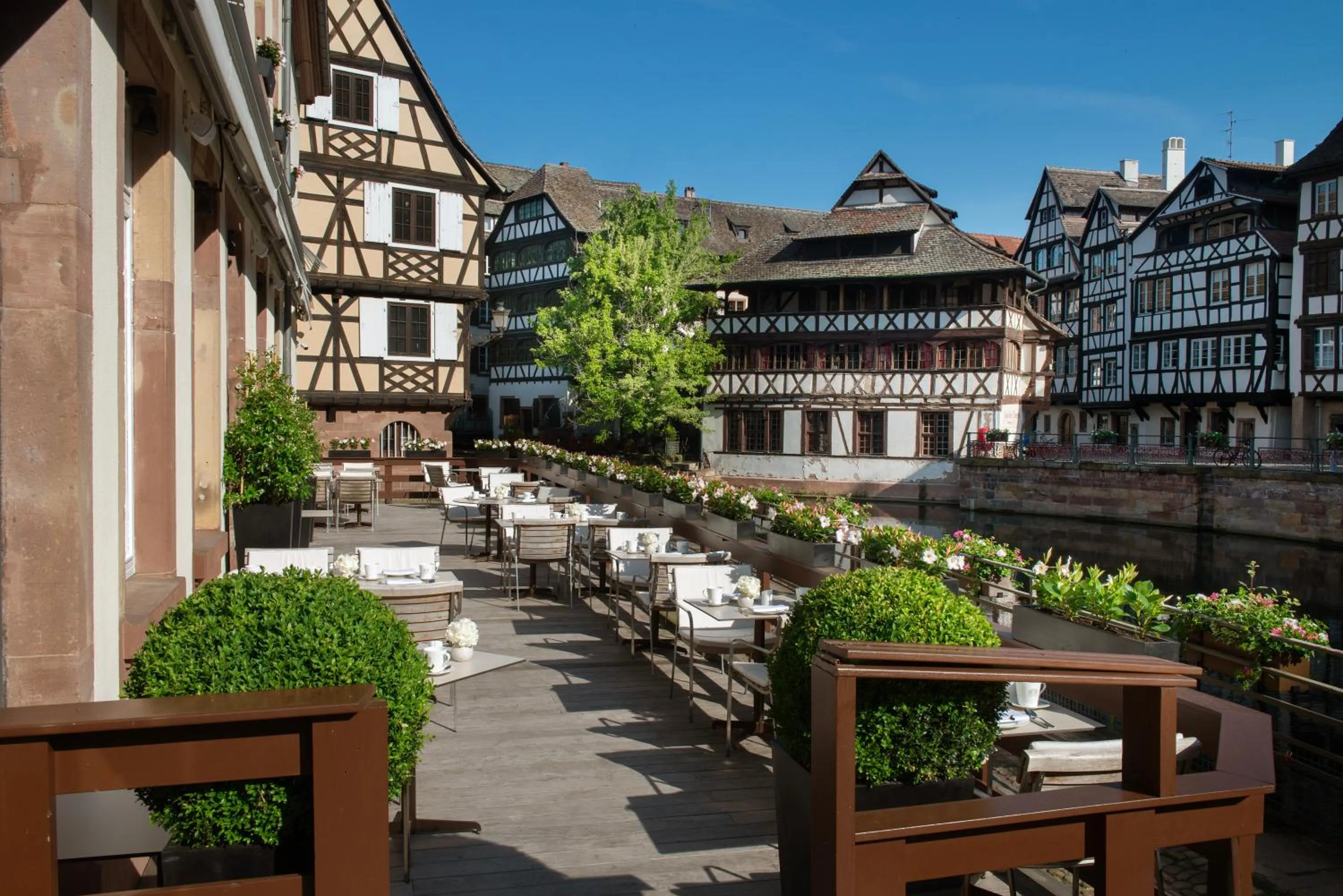 Patio in Hotel & Spa REGENT PETITE FRANCE