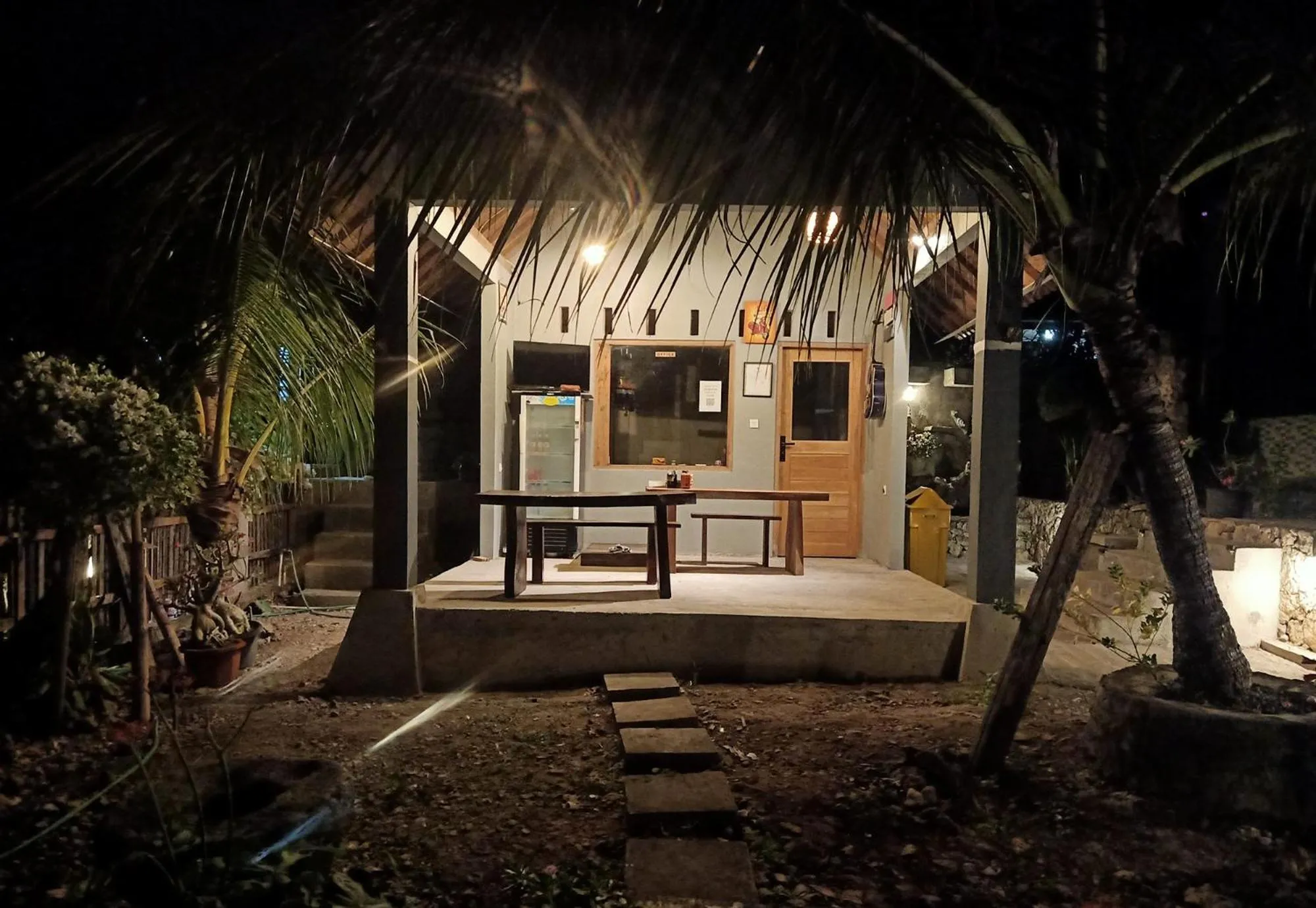 Communal kitchen in Sunny Point Penida