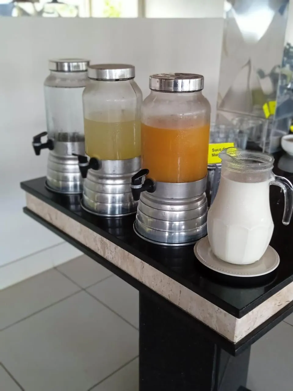 Breakfast in Hotel Escarpas do Lago Capitolio