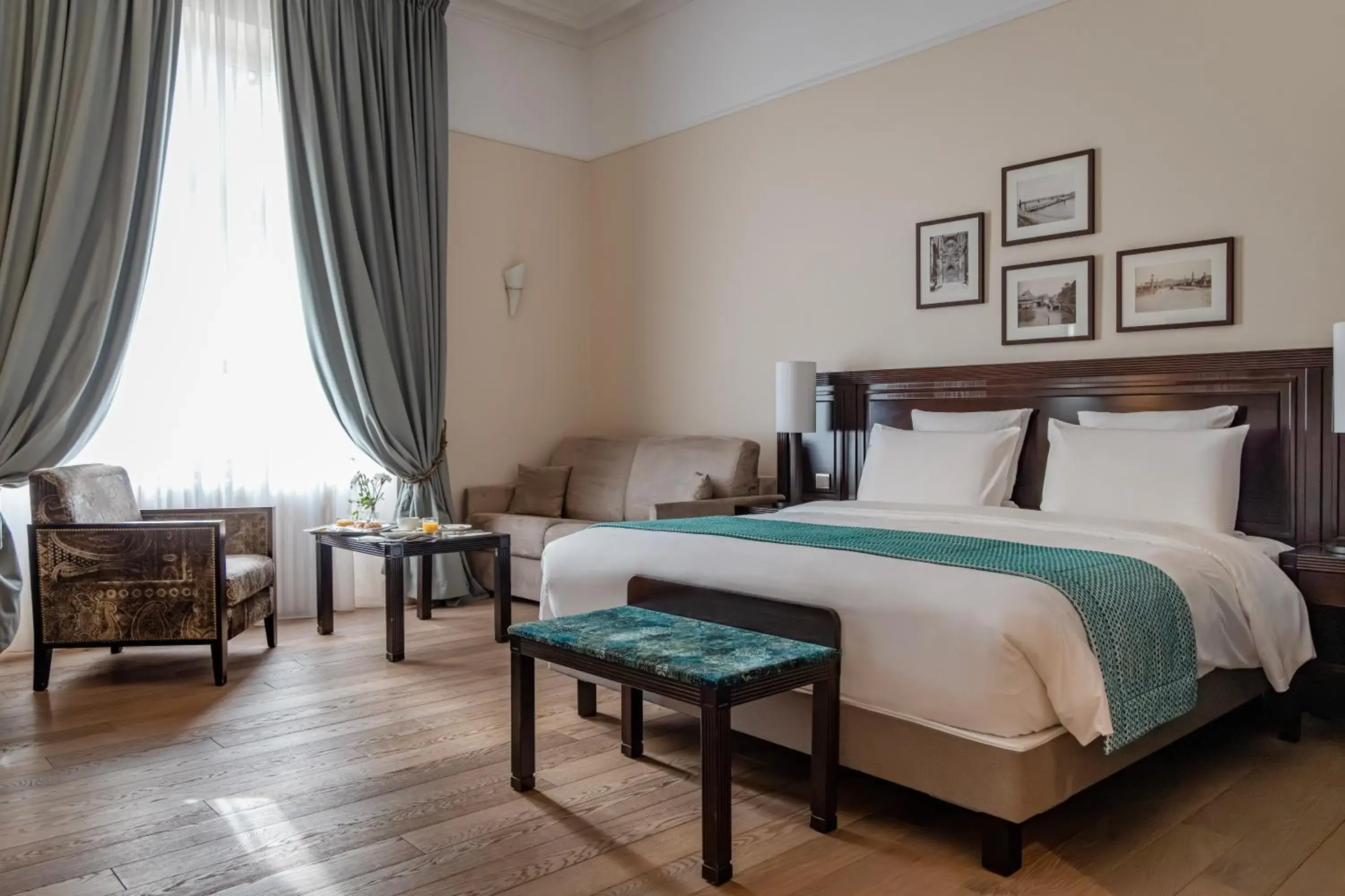 Bedroom, Bed in Hôtel Régent Contades Bedroom, Bed in Hôtel Régent Contades