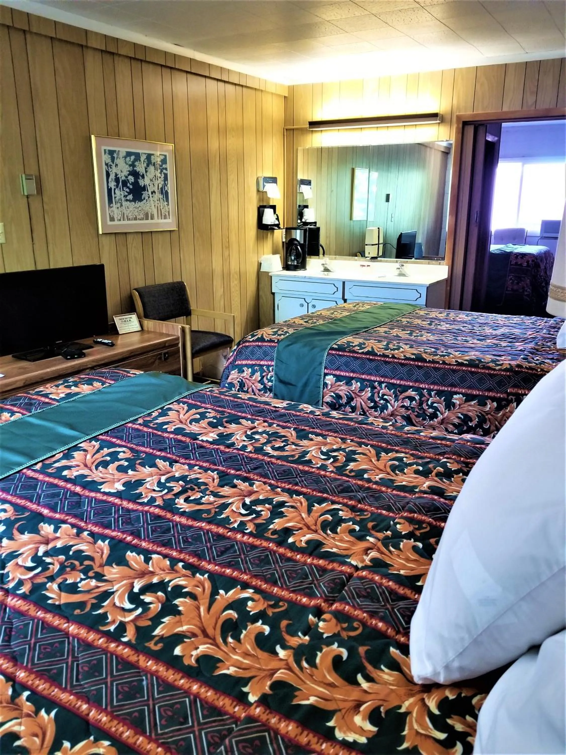 Bed in Town House Motor Inn