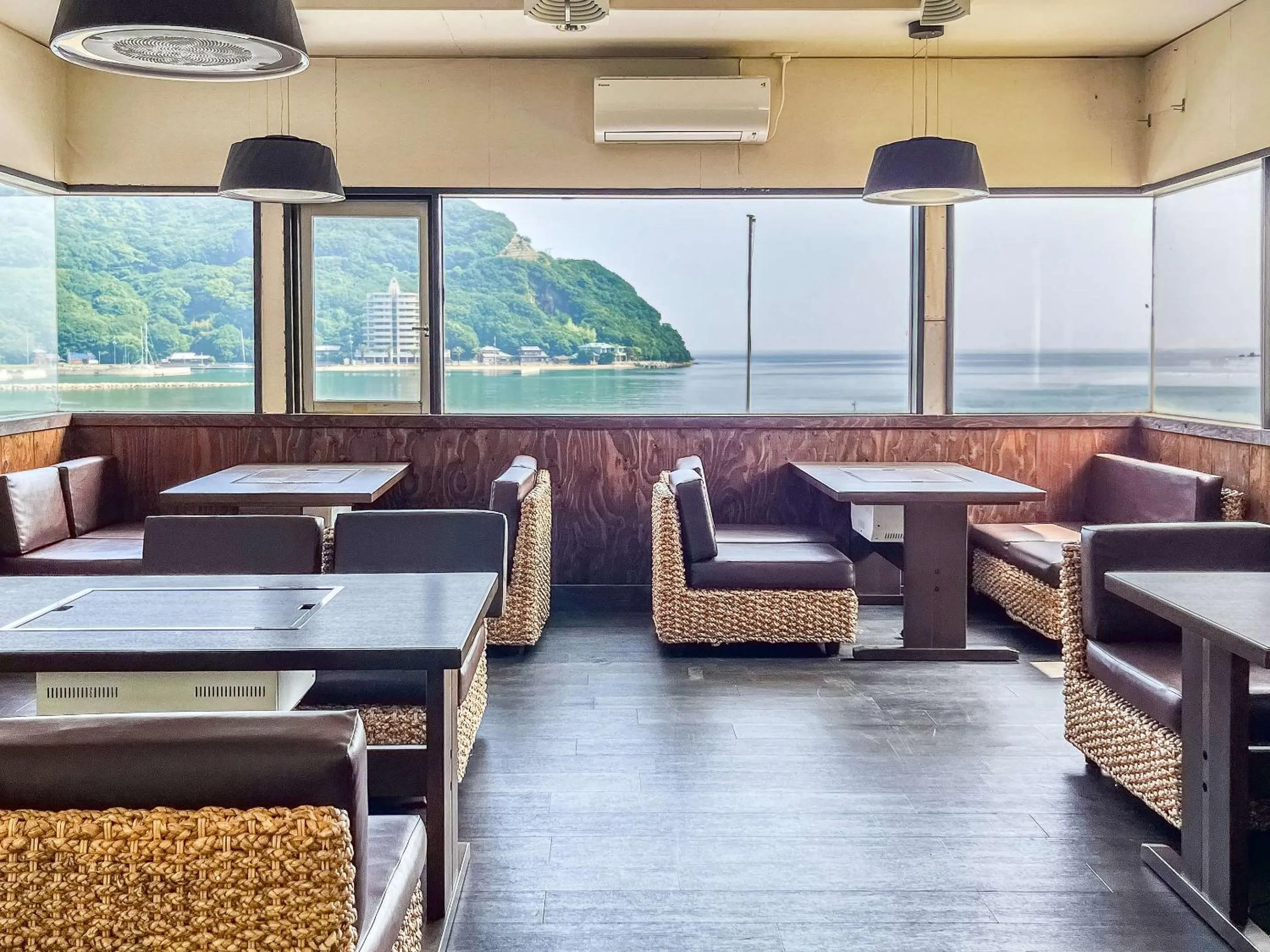 Communal lounge/ TV room in Sea Tiger Island Inn Shodoshima