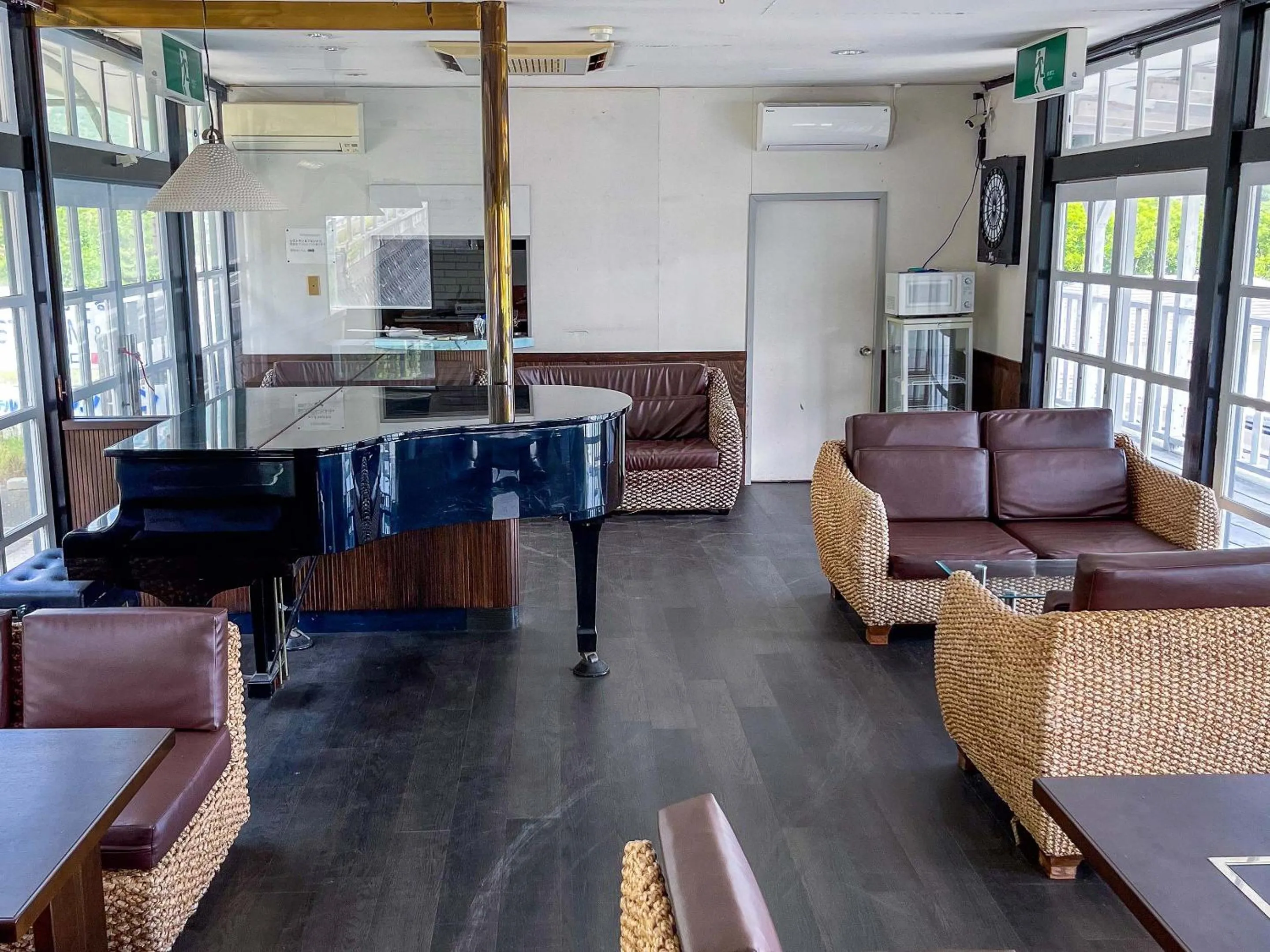 Communal lounge/ TV room in Sea Tiger Island Inn Shodoshima